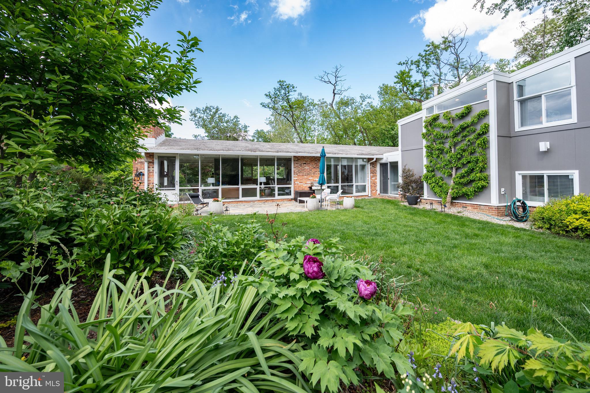 HOLLIN HILLS - Residential