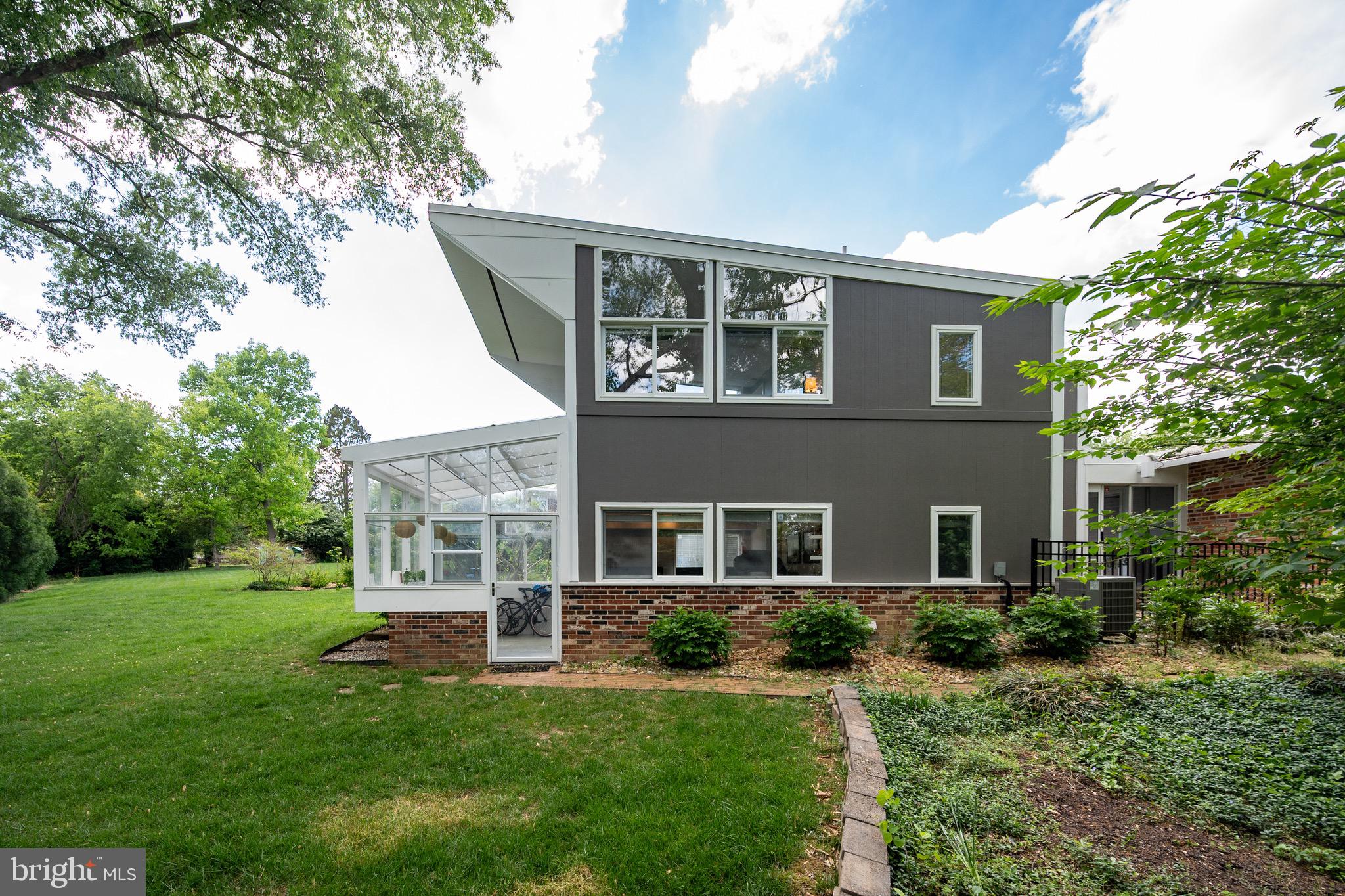 HOLLIN HILLS - Residential