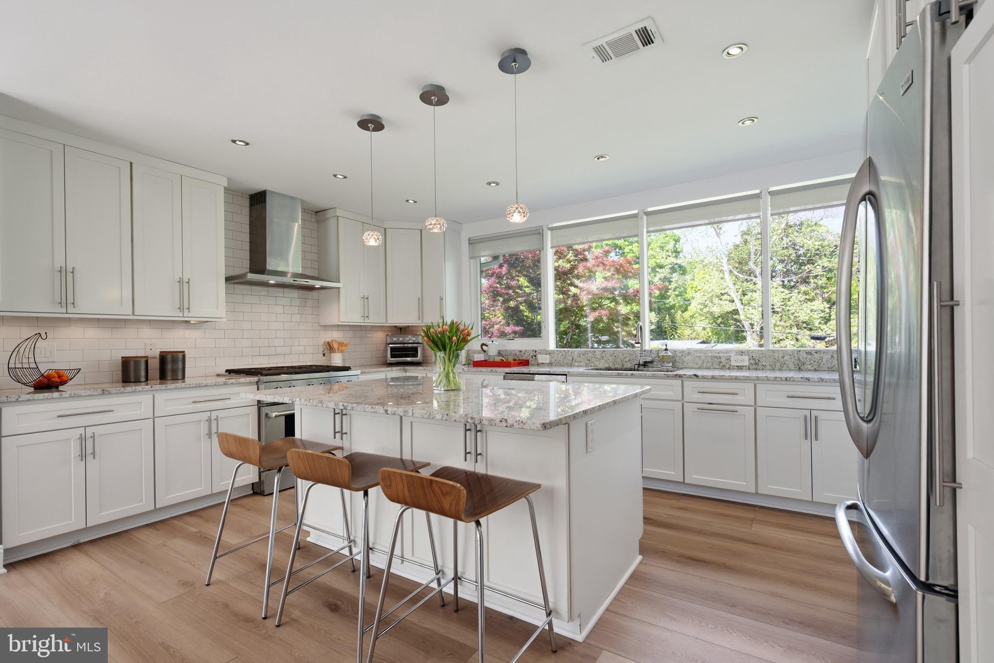HOLLIN HILLS - Residential