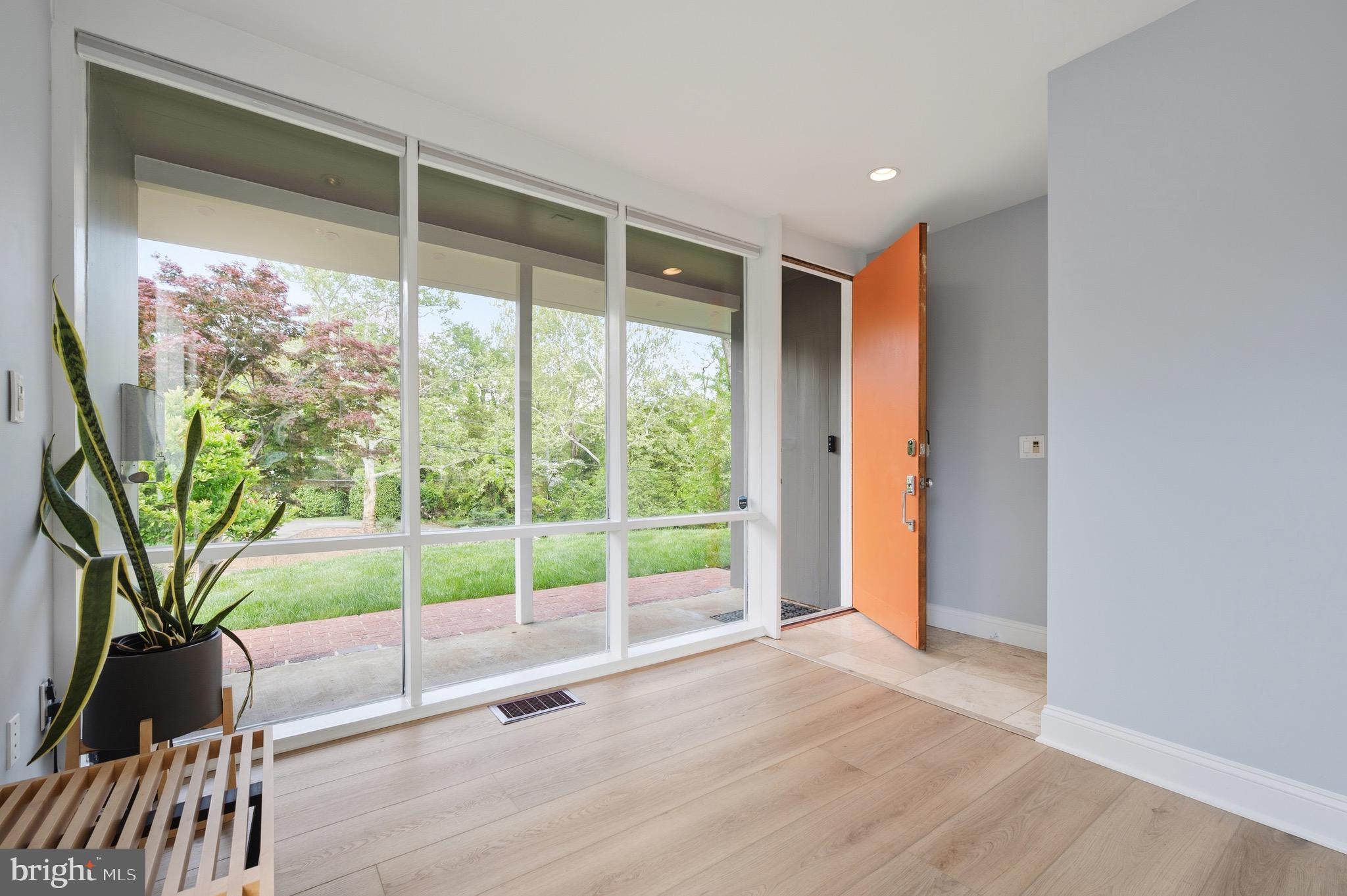 HOLLIN HILLS - Residential