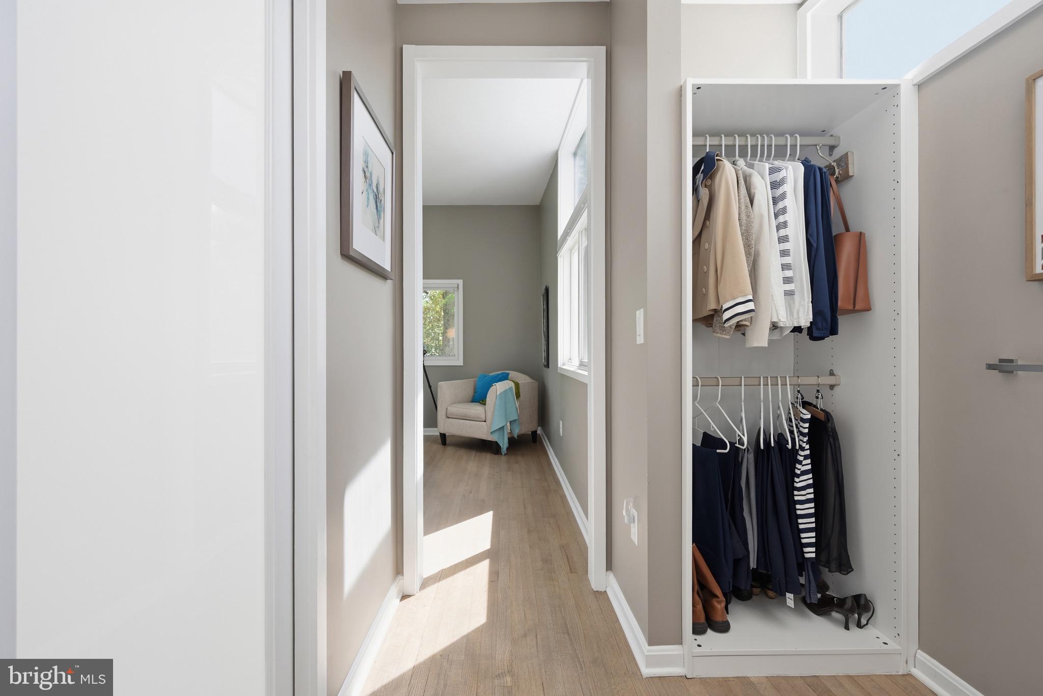 HOLLIN HILLS - Residential