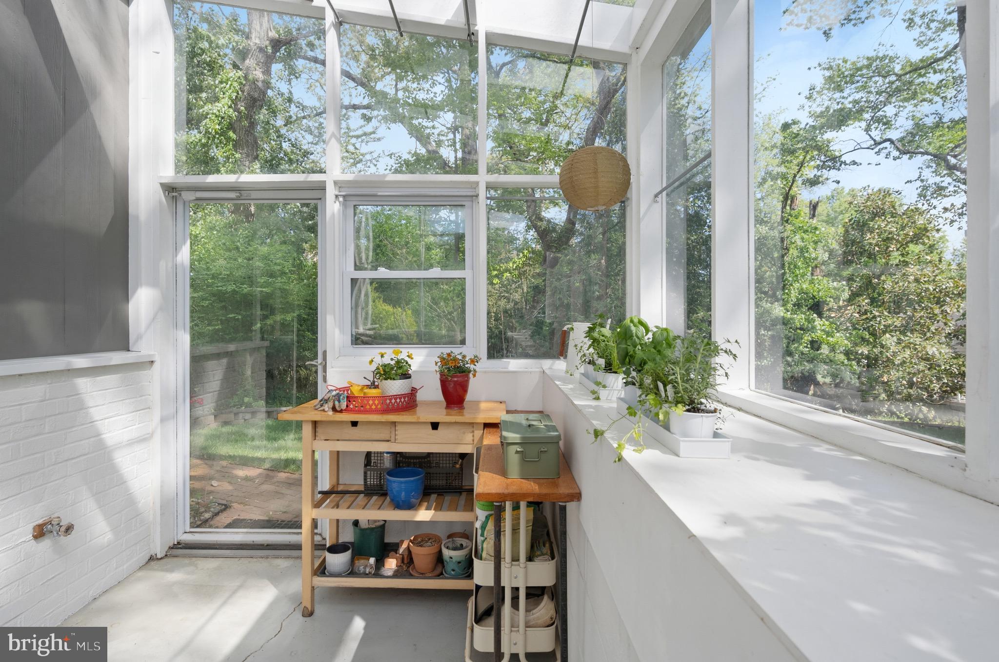 HOLLIN HILLS - Residential