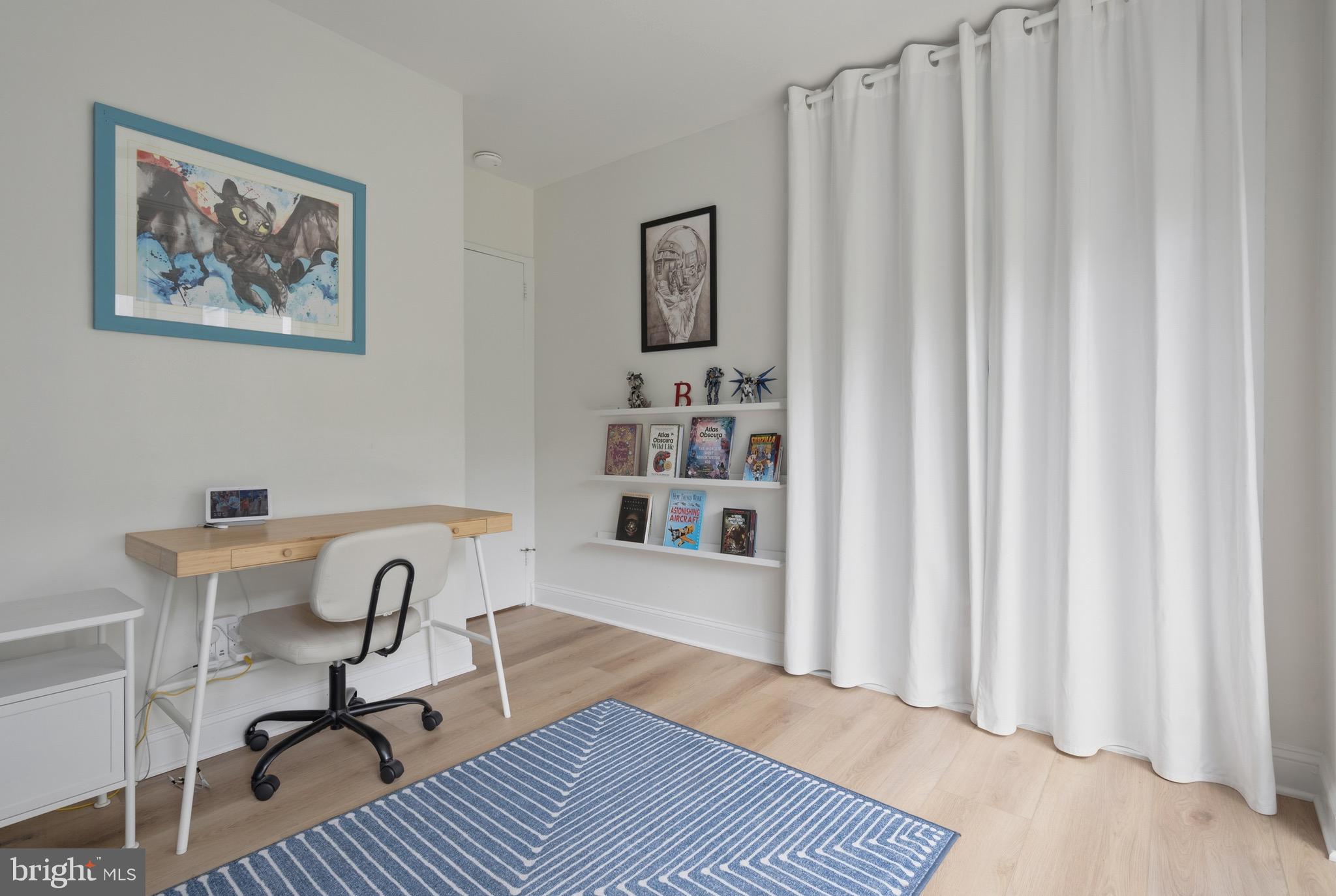 HOLLIN HILLS - Residential