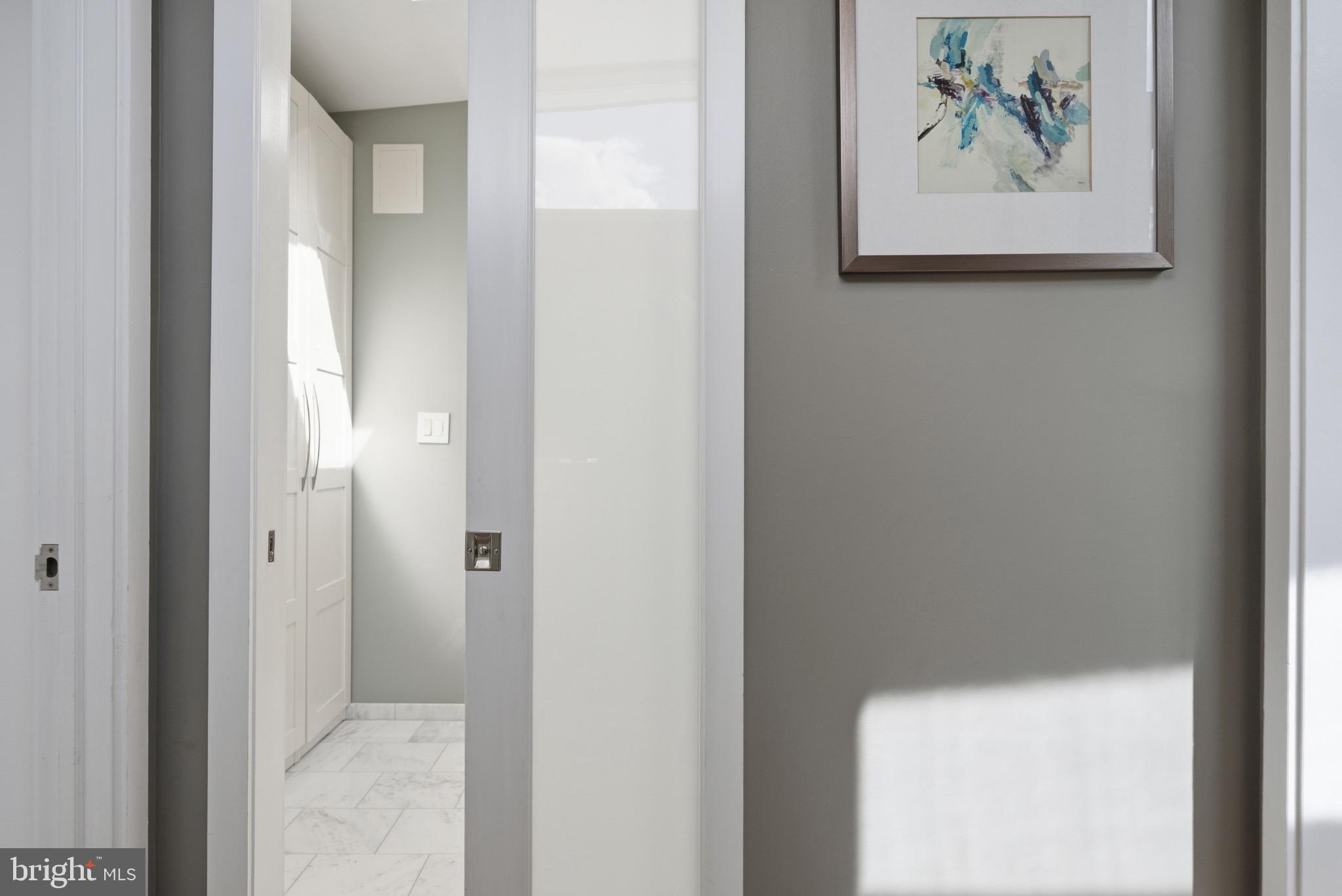 HOLLIN HILLS - Residential