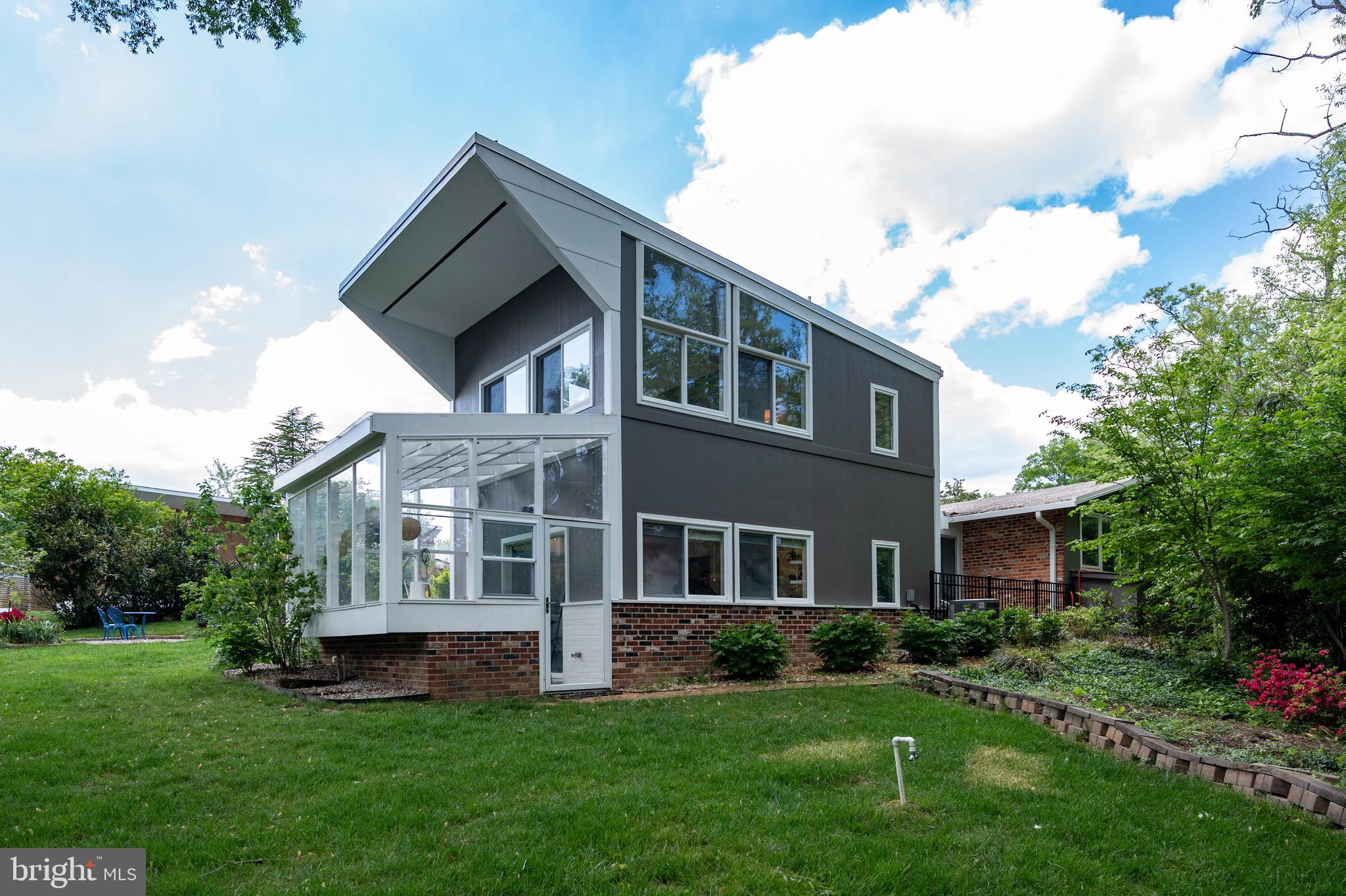 HOLLIN HILLS - Residential