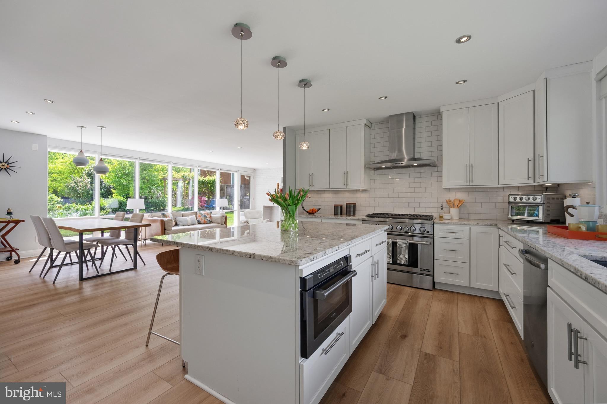 HOLLIN HILLS - Residential