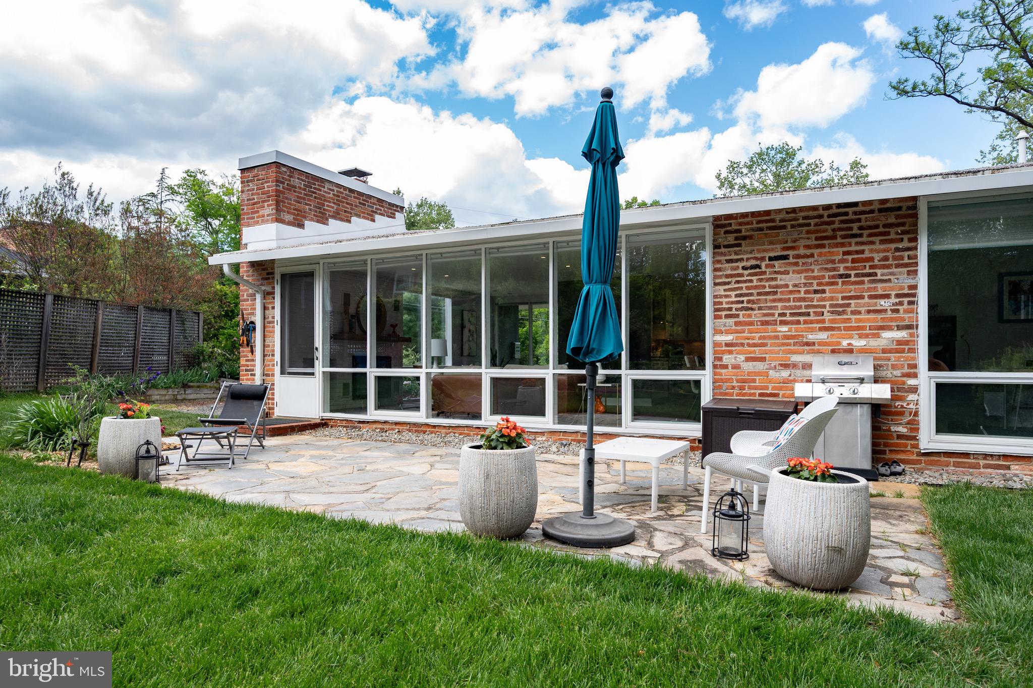 HOLLIN HILLS - Residential