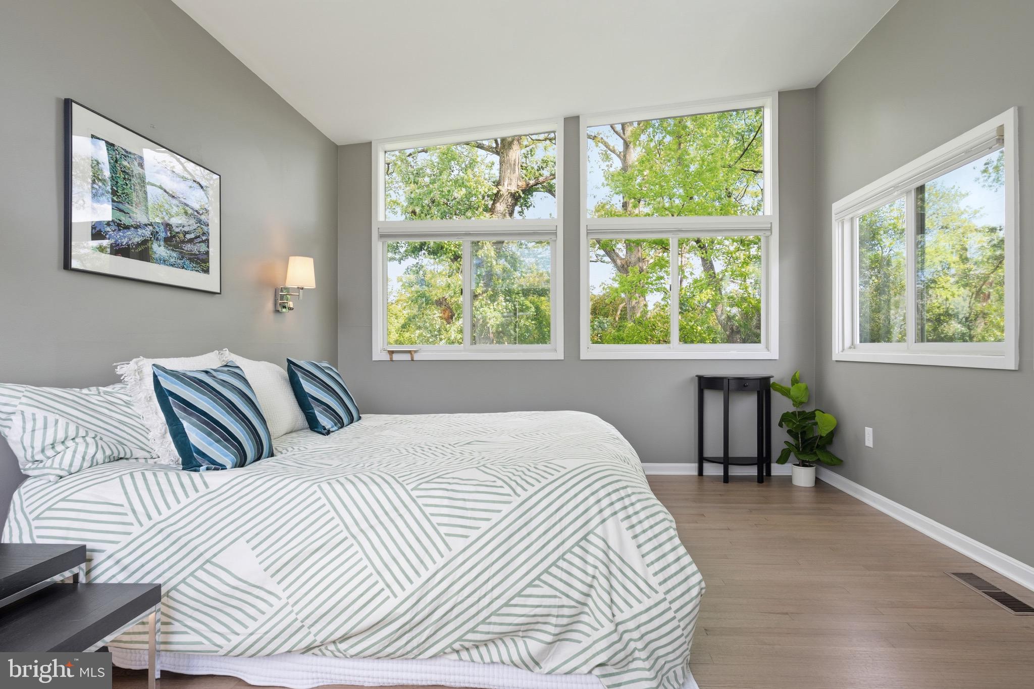 HOLLIN HILLS - Residential