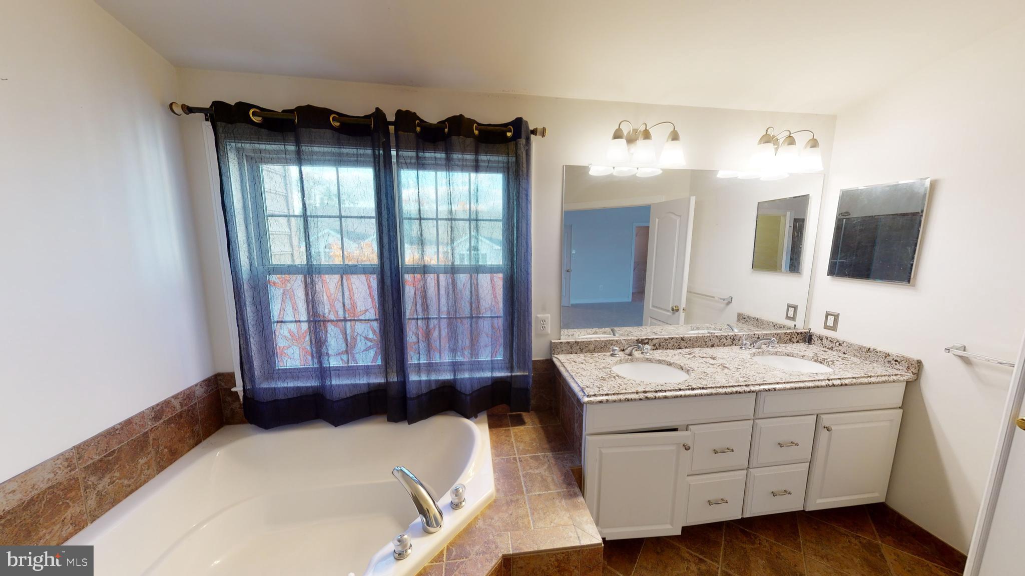 MARLBORO RIDGE - Residential