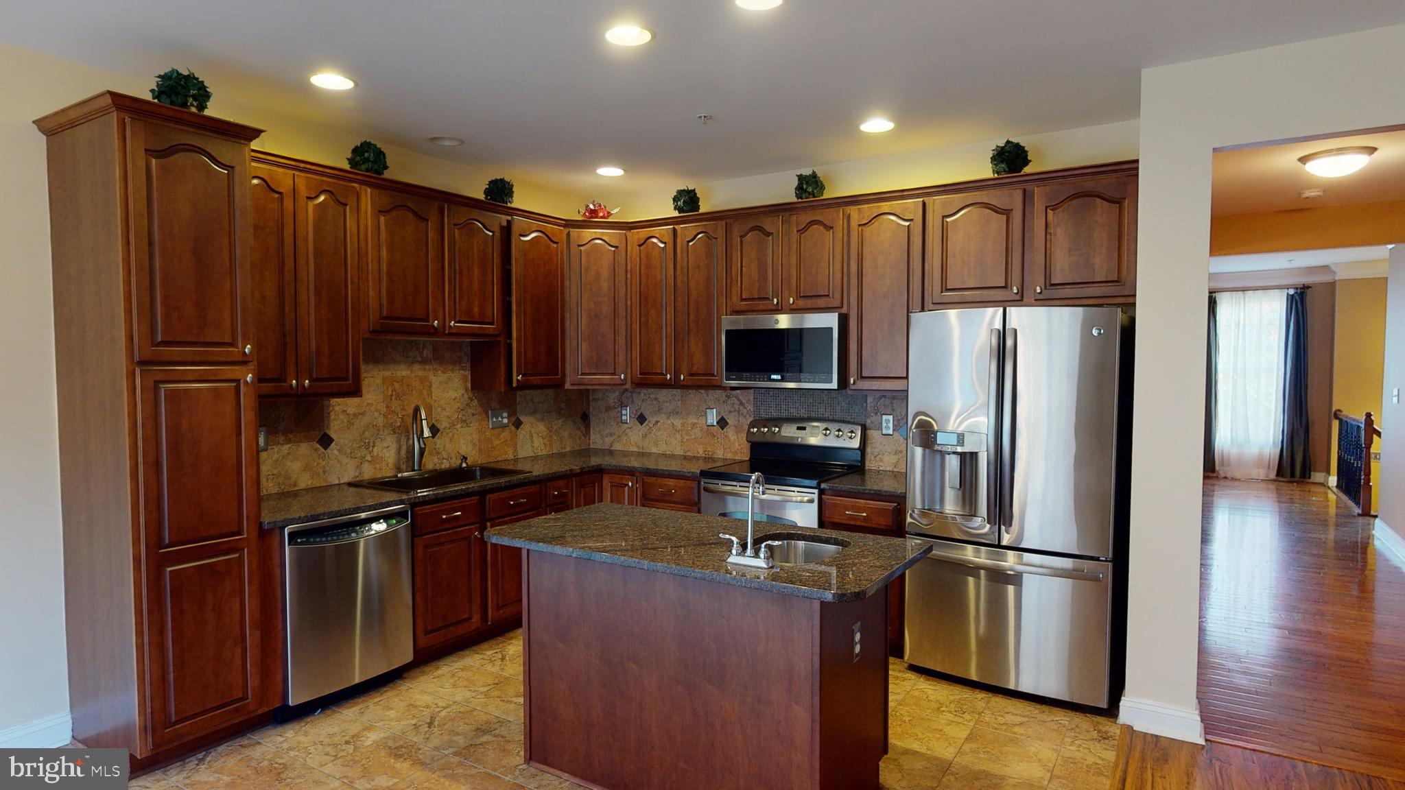 MARLBORO RIDGE - Residential