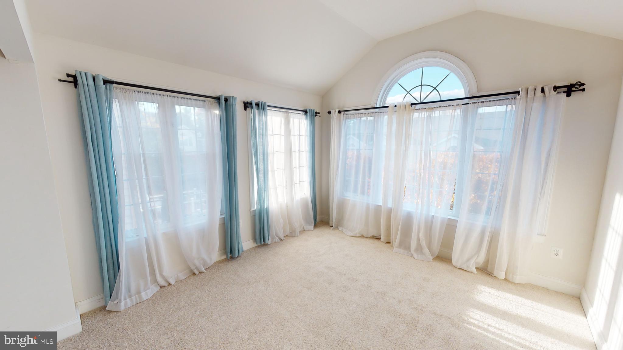 MARLBORO RIDGE - Residential