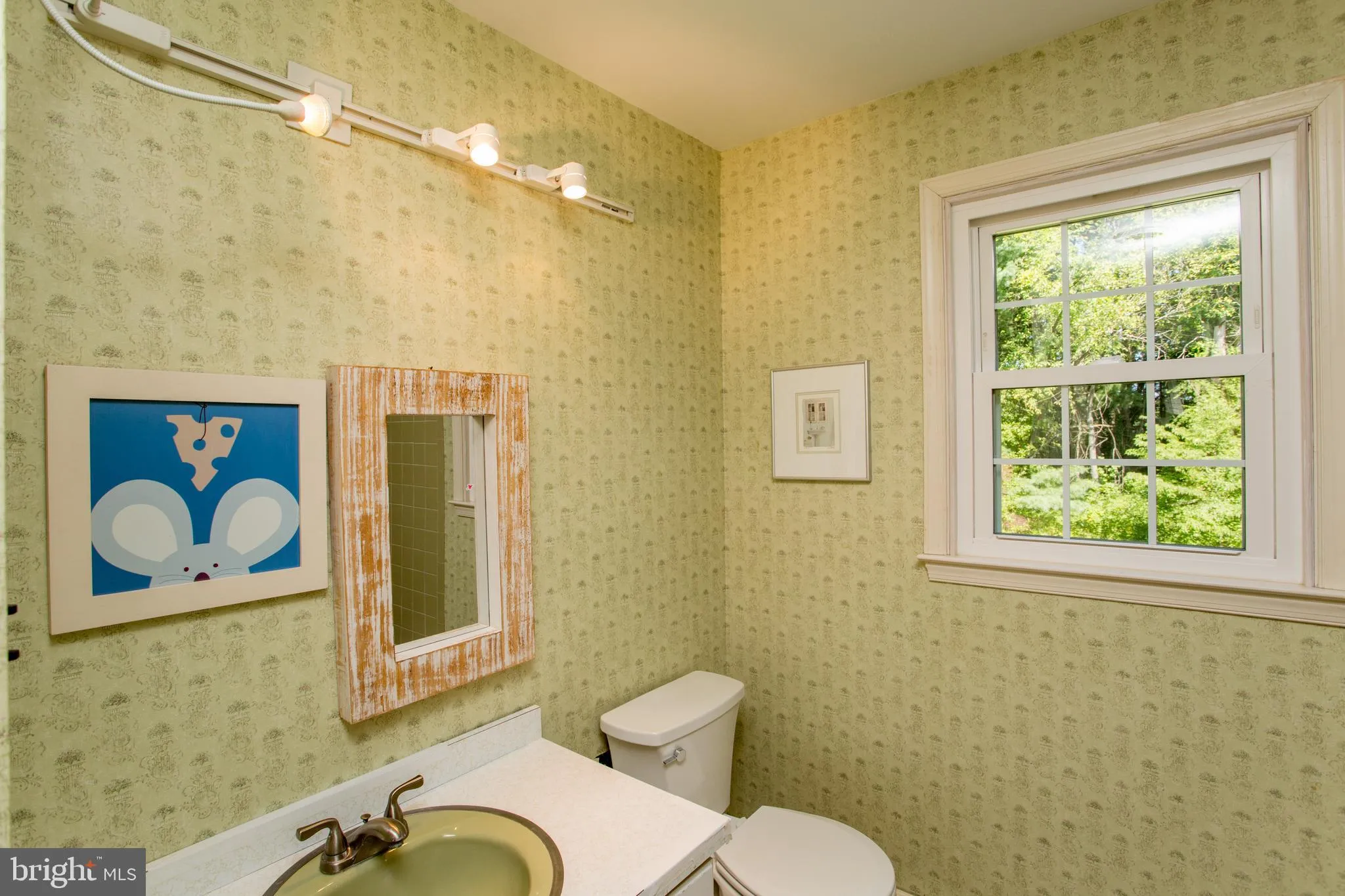 Doylestown, Pennsylvania 18901, United States, 4 Bedrooms Bedrooms, ,3 BathroomsBathrooms,Residential,Contingent,188542