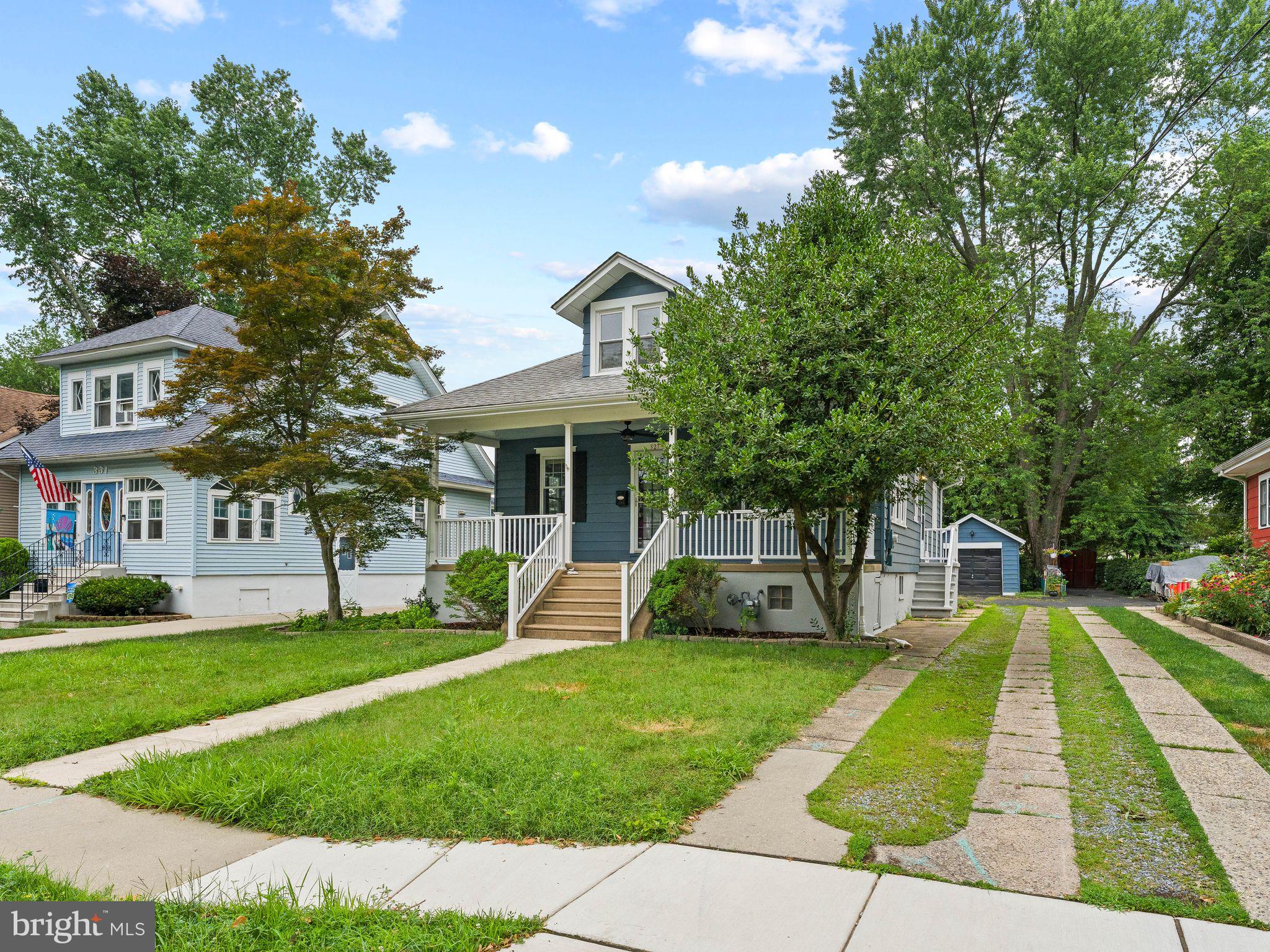 327 W KINGS HIGHWAY