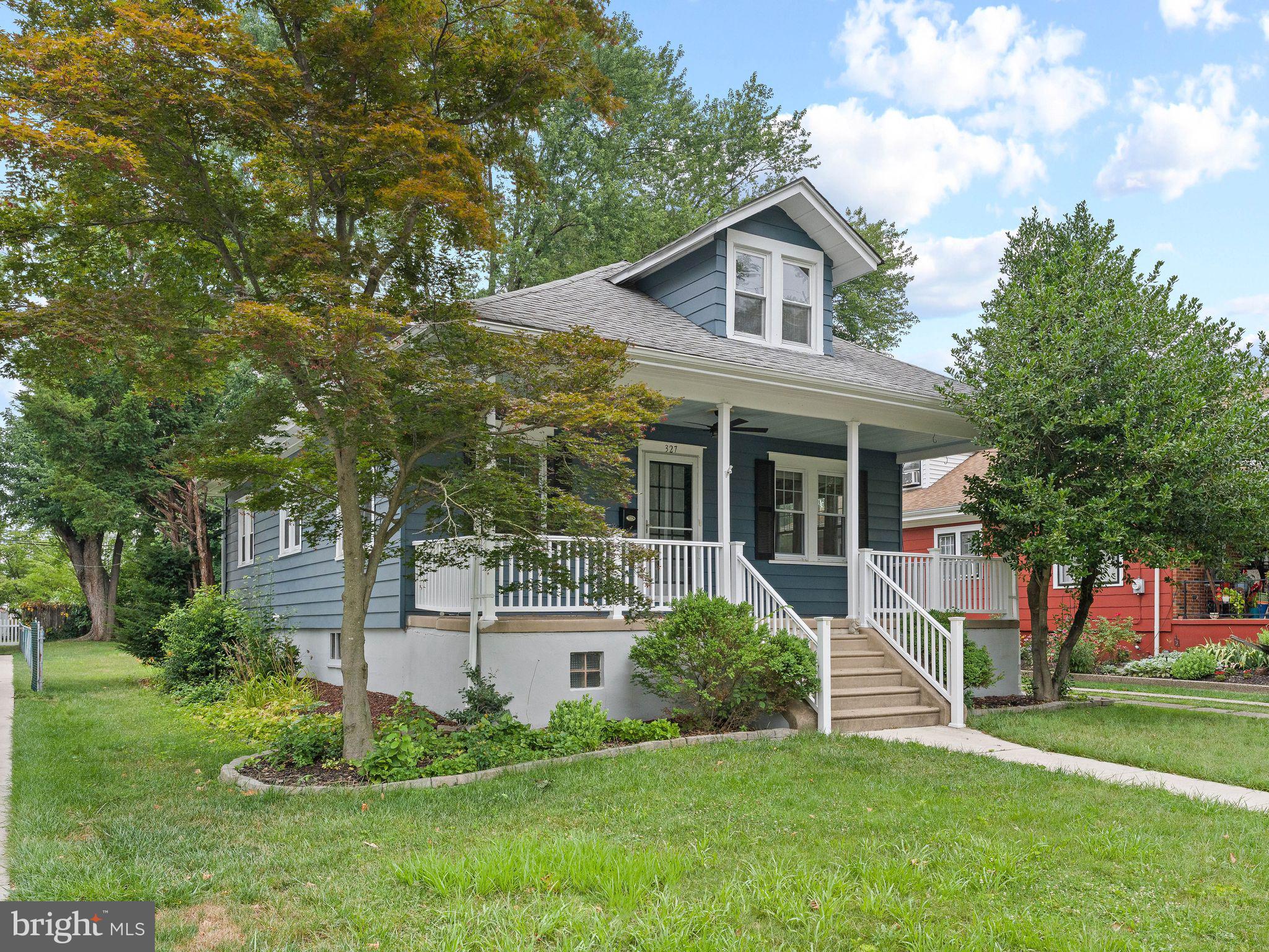 327 W KINGS HIGHWAY