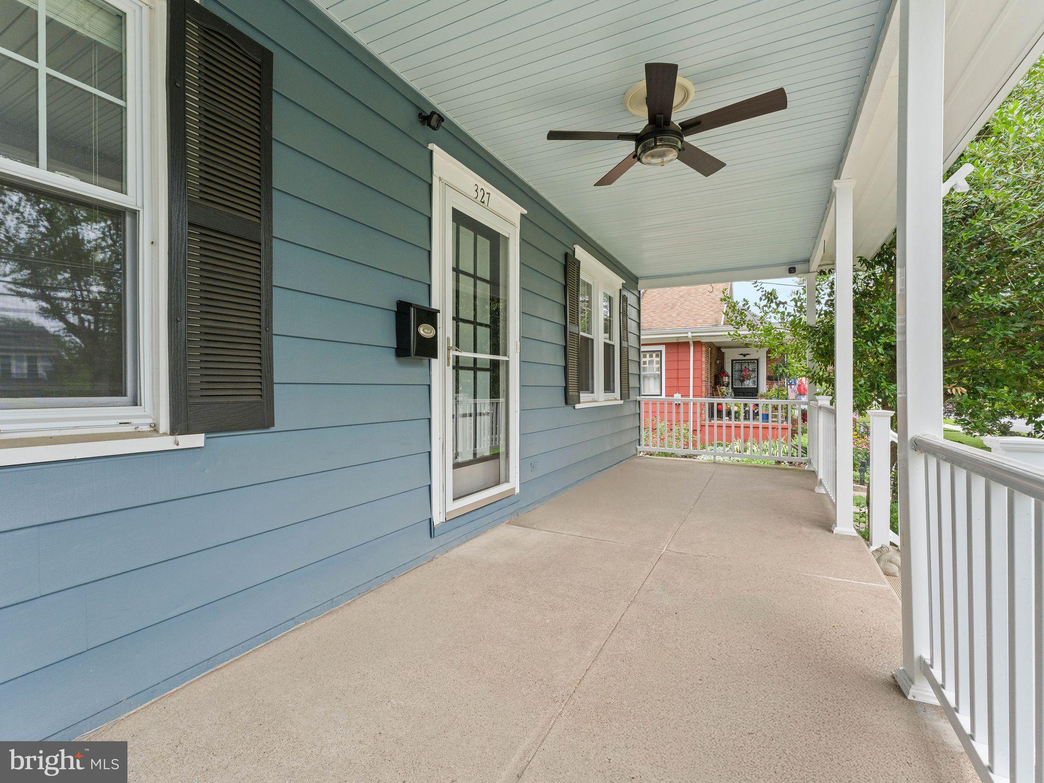 327 W KINGS HIGHWAY