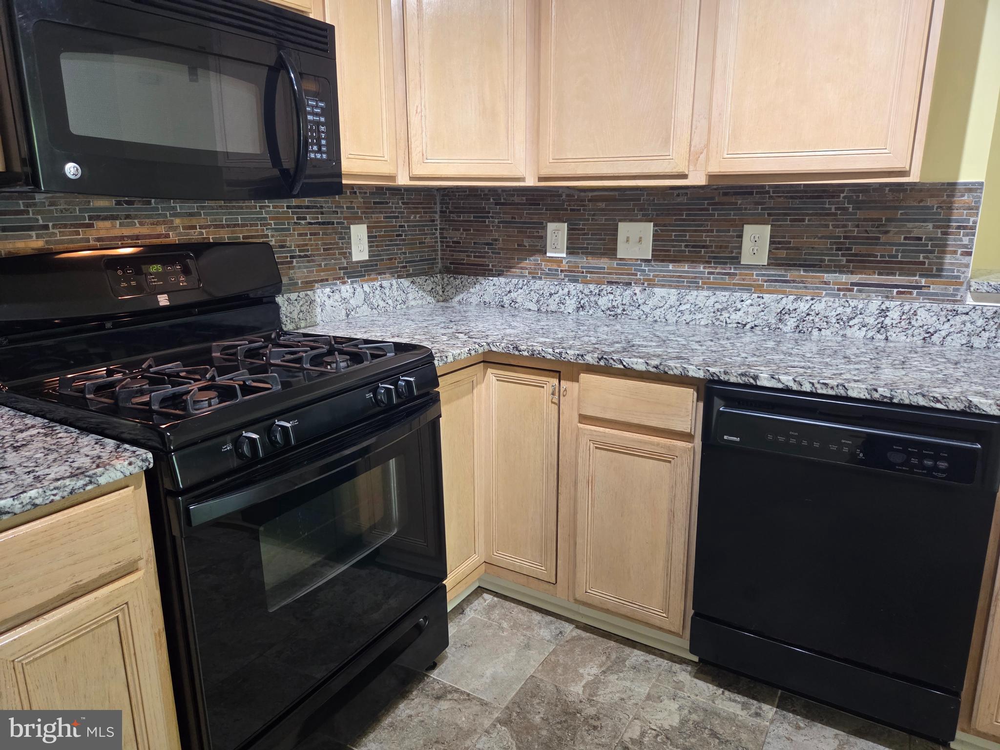 CHURCHILL VIEW - Residential Lease