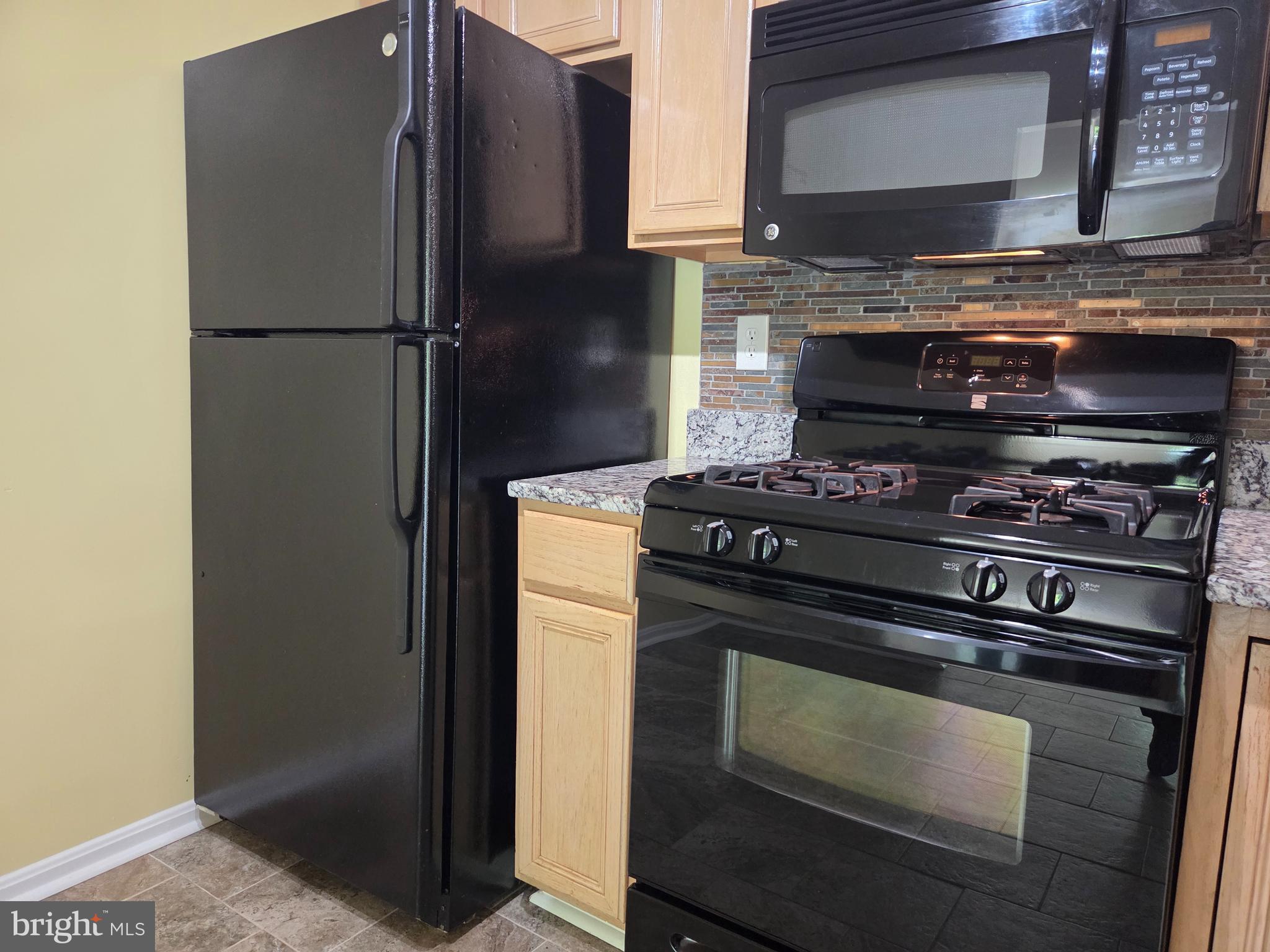 CHURCHILL VIEW - Residential Lease