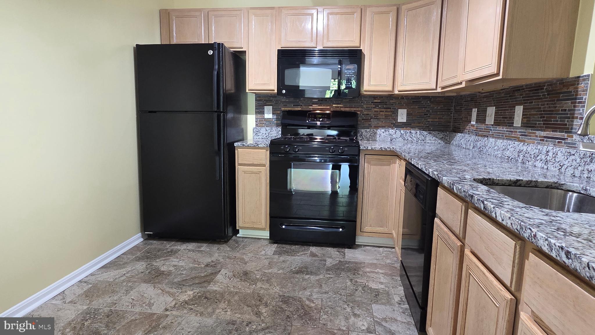 CHURCHILL VIEW - Residential Lease