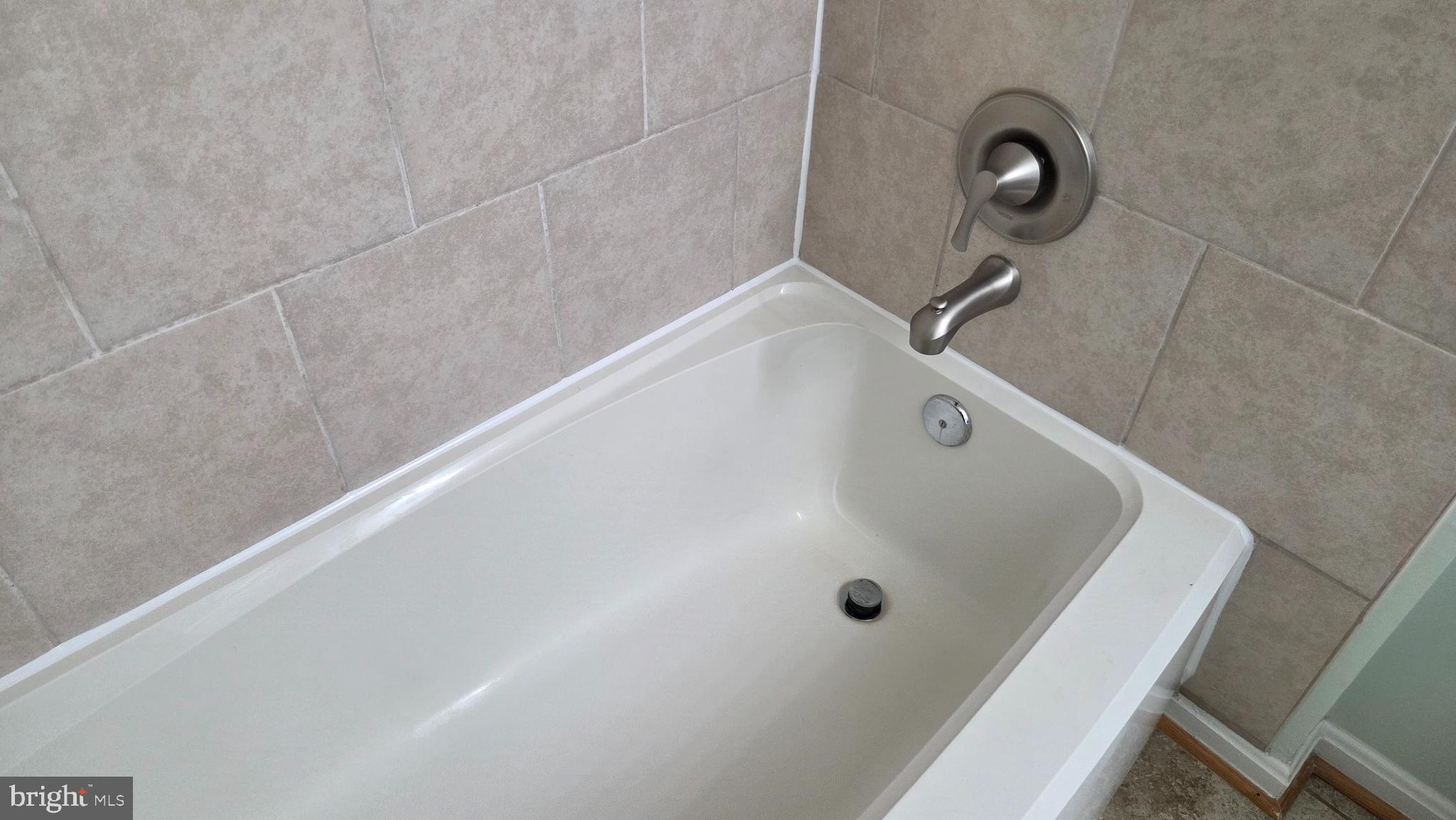 CHURCHILL VIEW - Residential Lease