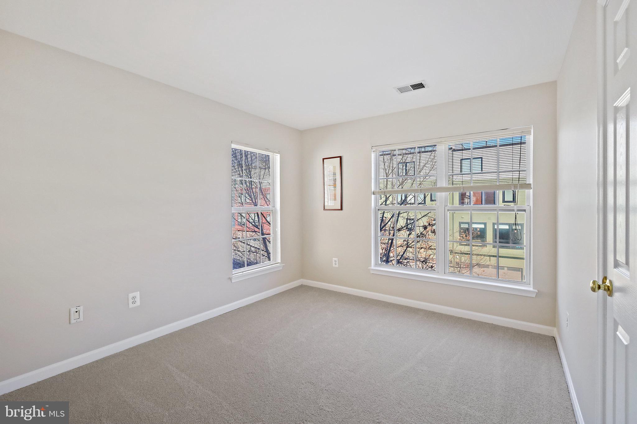 CAMERON STATION - Residential