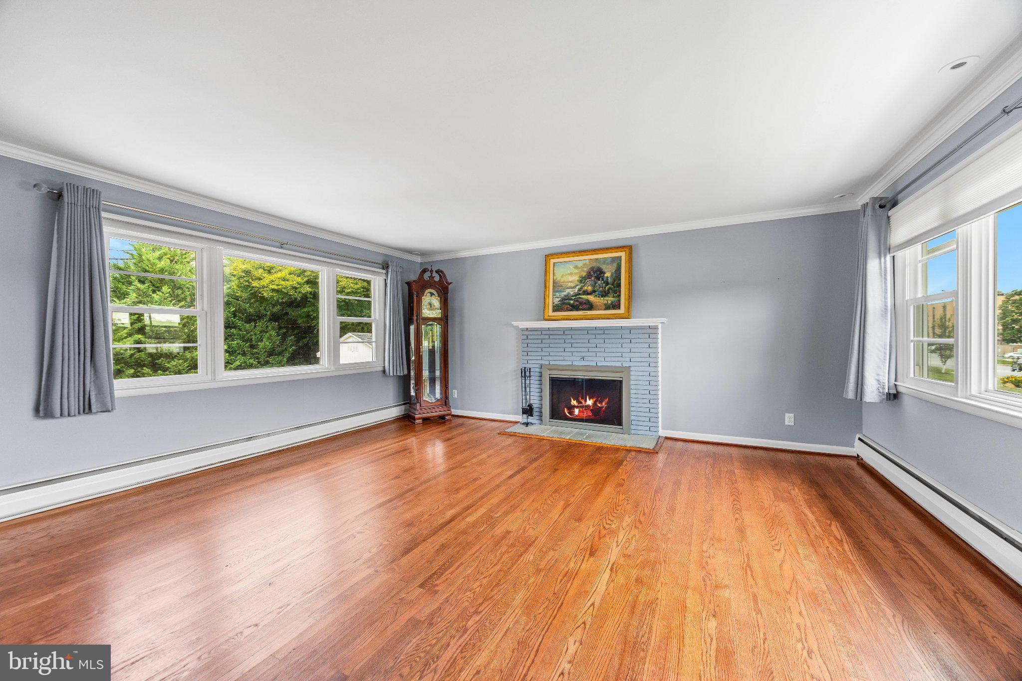 820 SCARLETT DRIVE