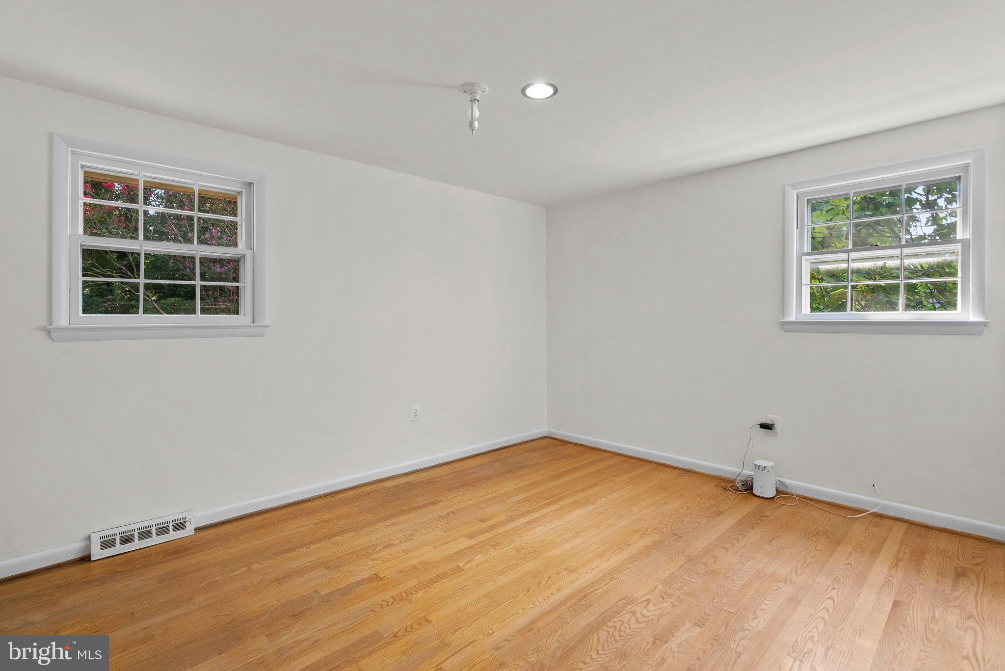 FRIENDLY HILLS - Residential