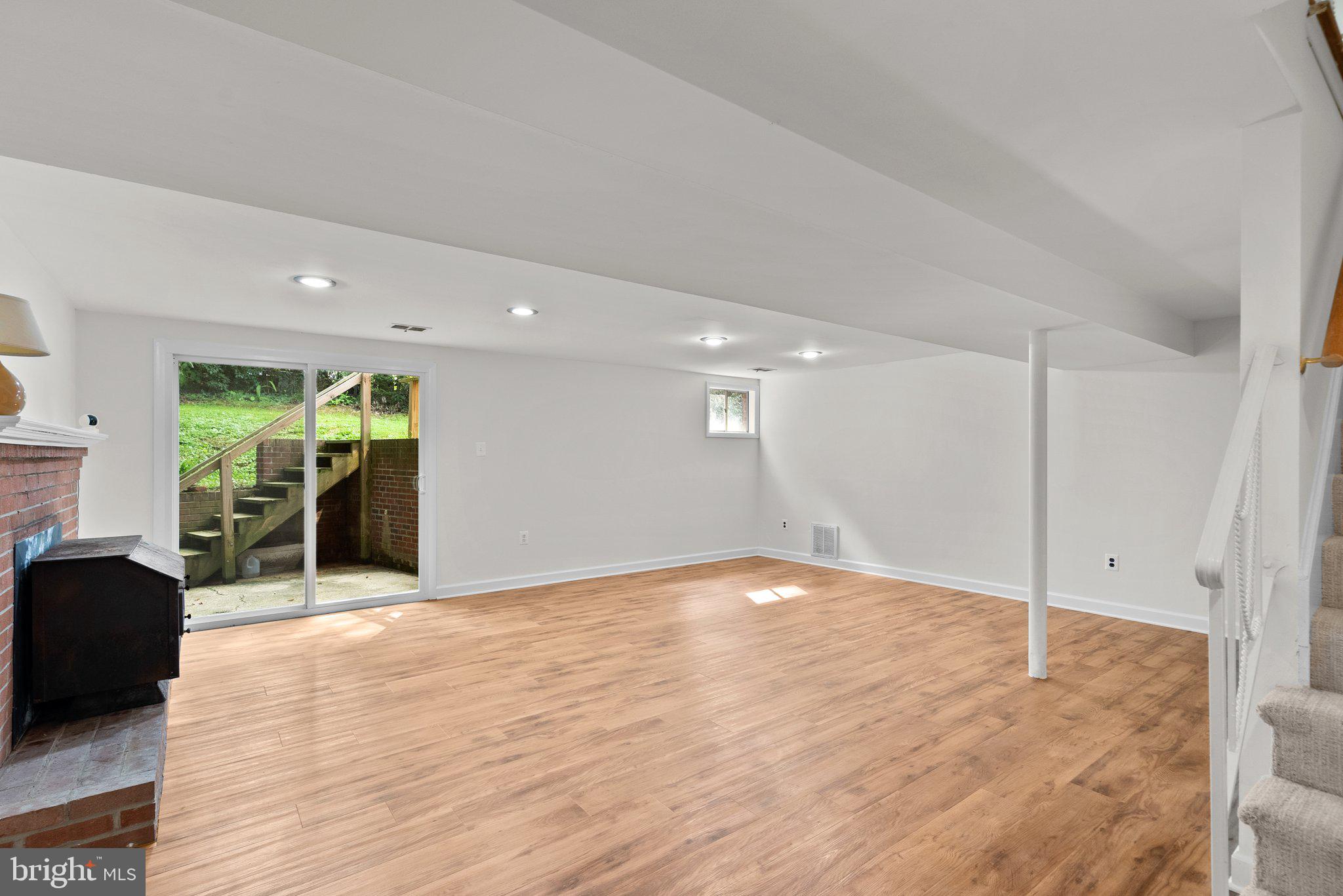 FRIENDLY HILLS - Residential