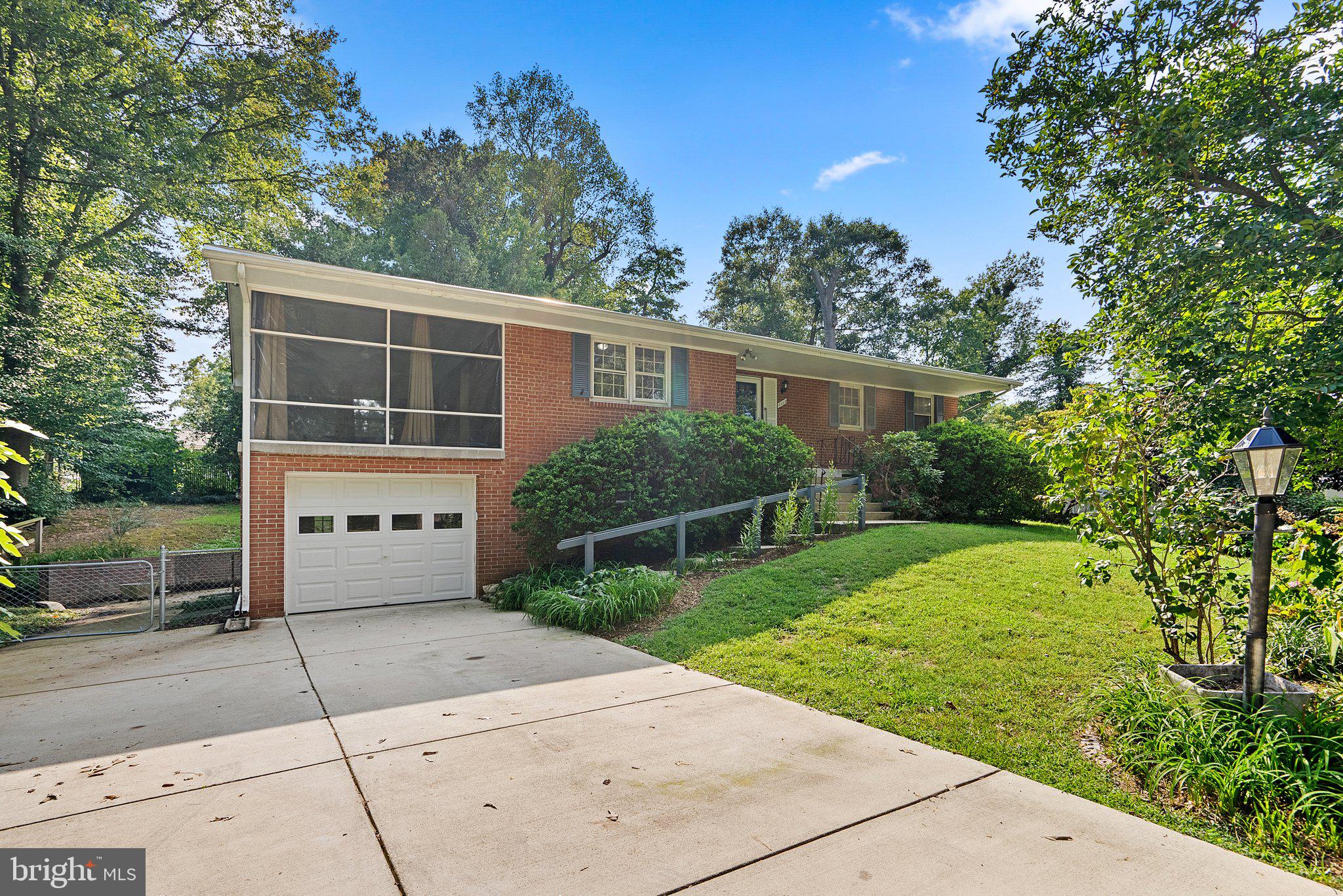 FRIENDLY HILLS - Residential