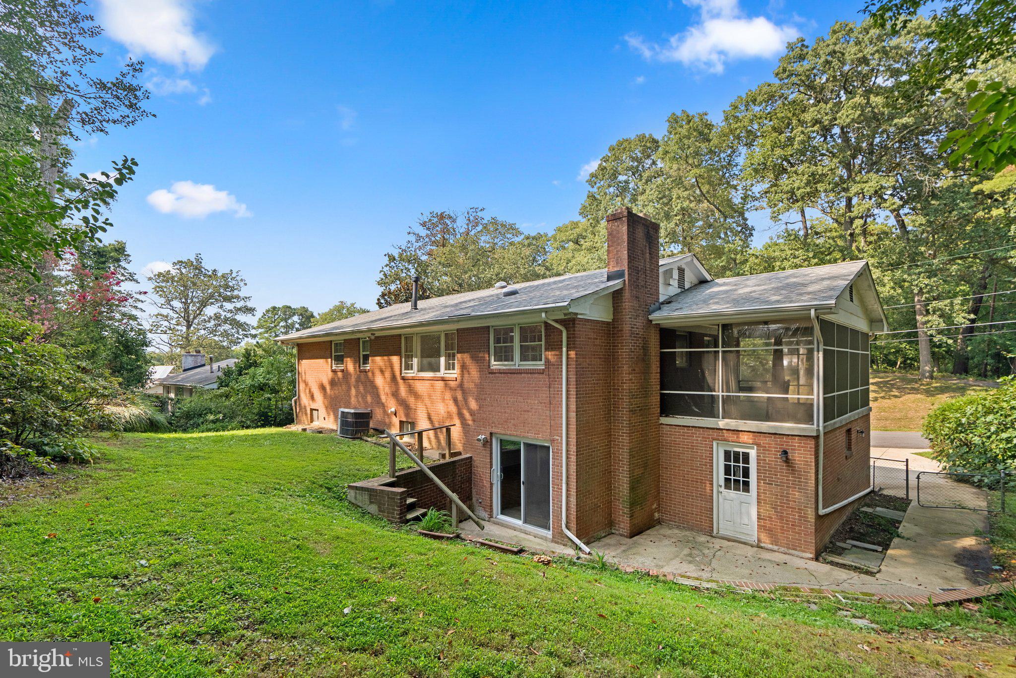 FRIENDLY HILLS - Residential