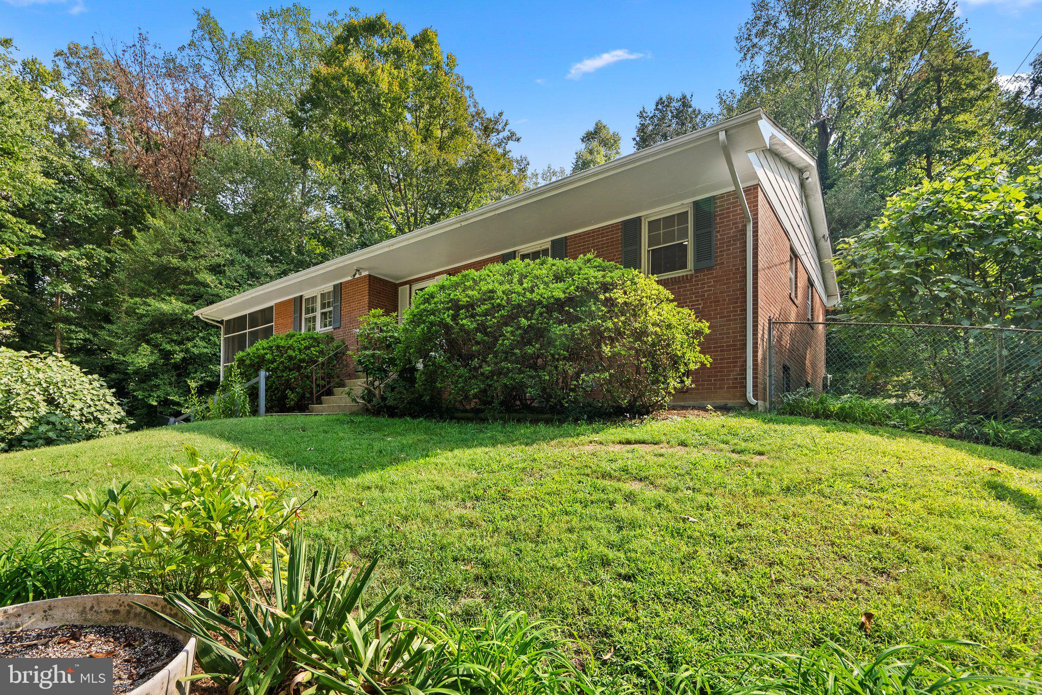 FRIENDLY HILLS - Residential