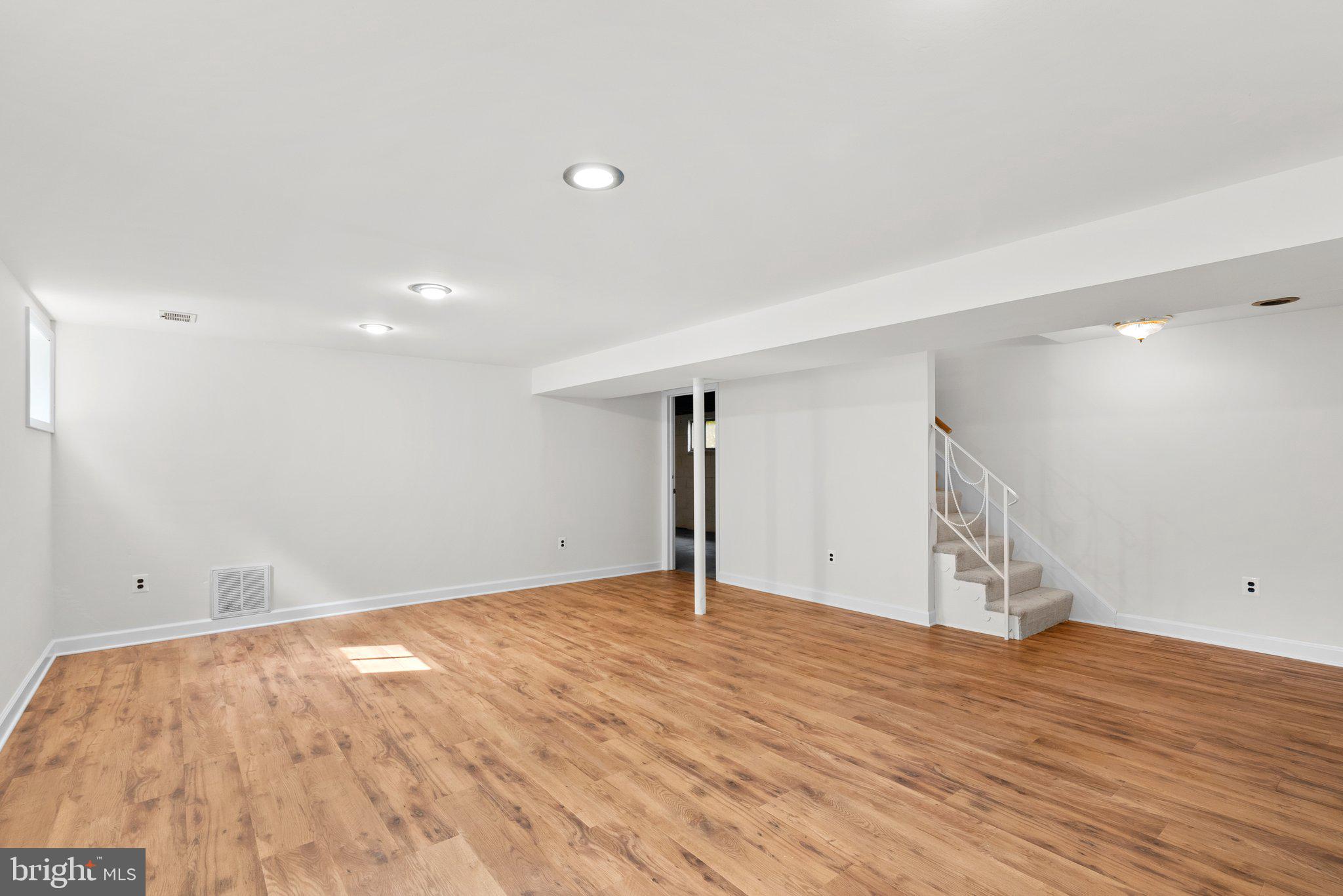 FRIENDLY HILLS - Residential