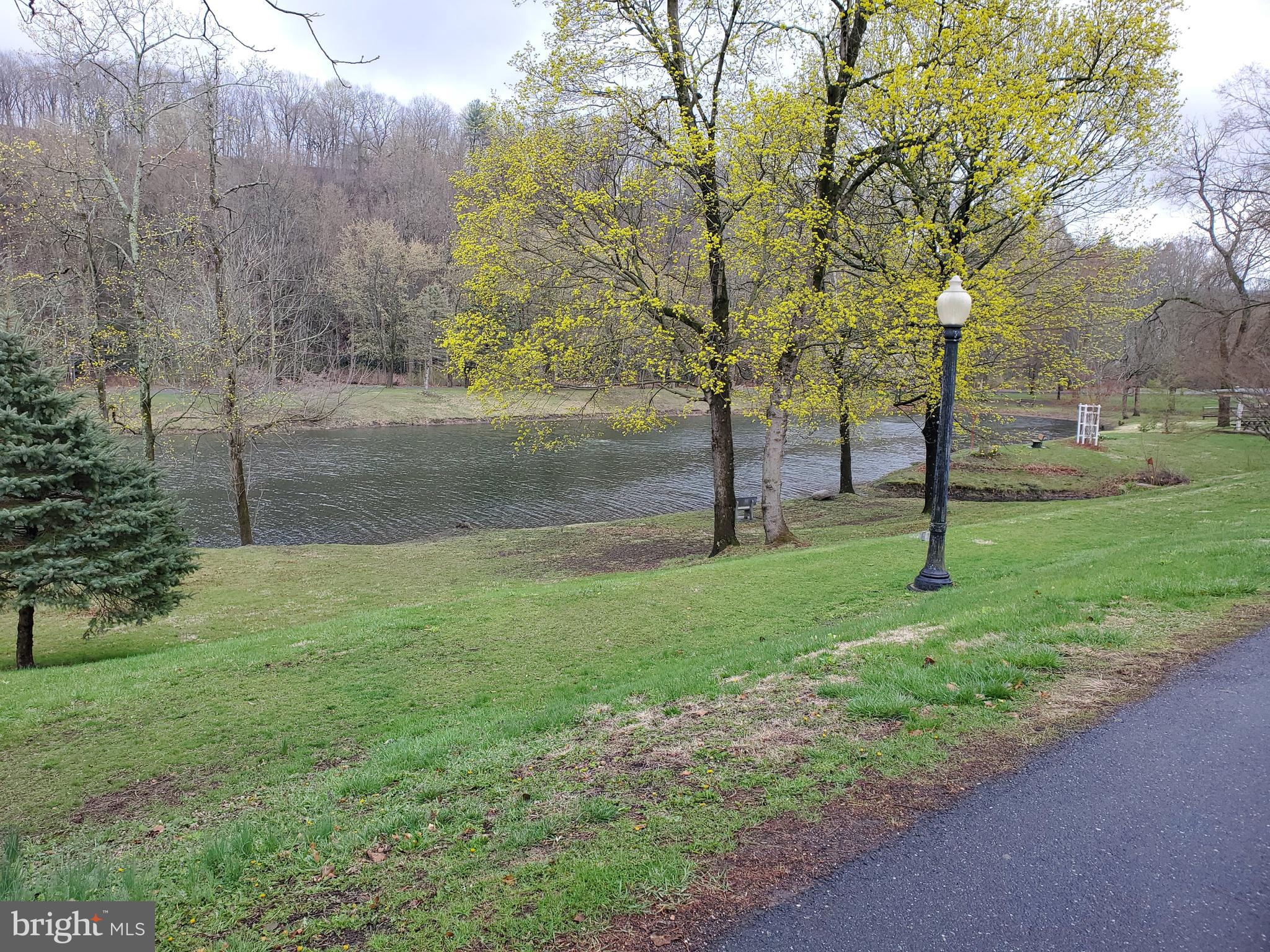 PINE GROVE - Residential