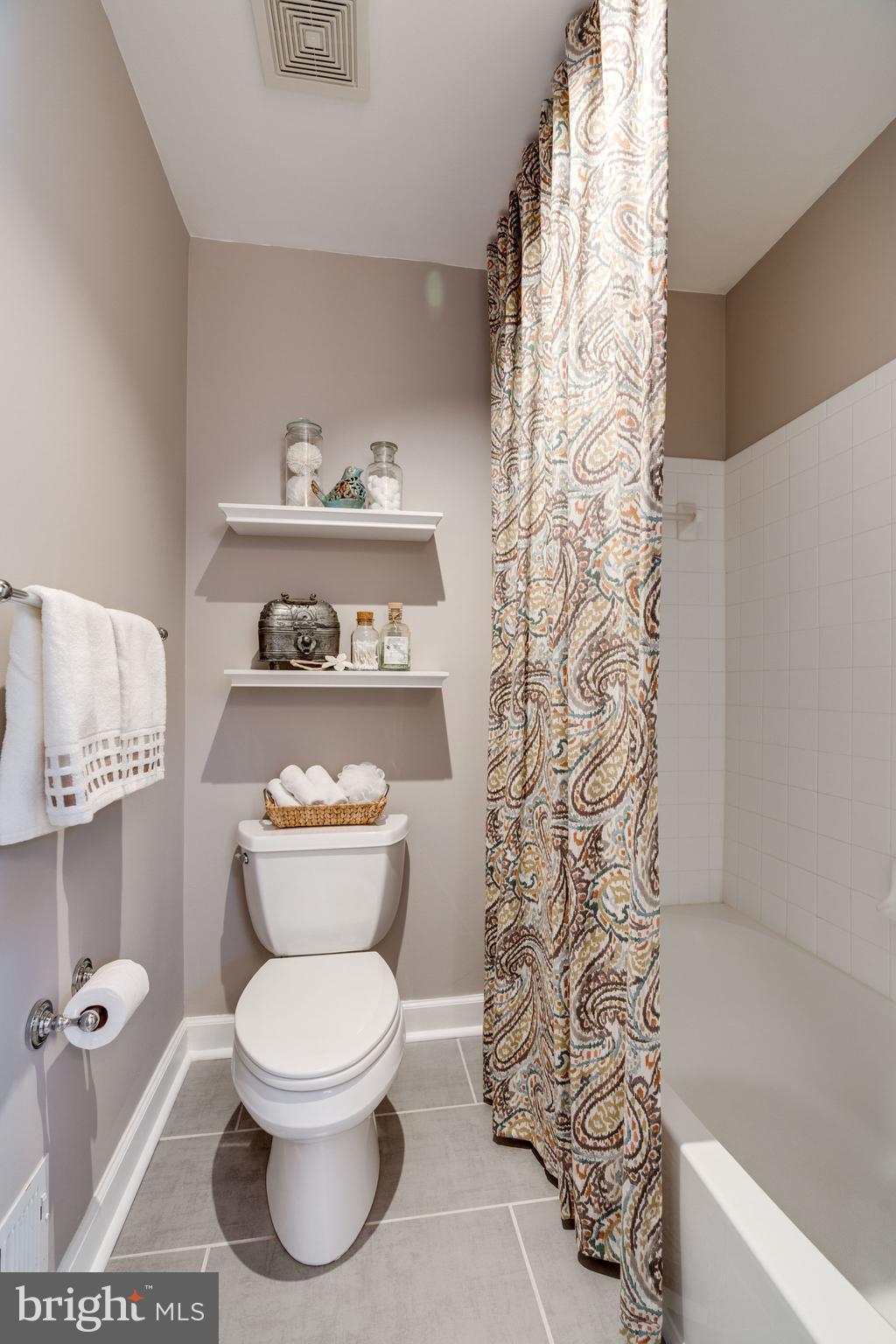 BELMONT BAY - Residential