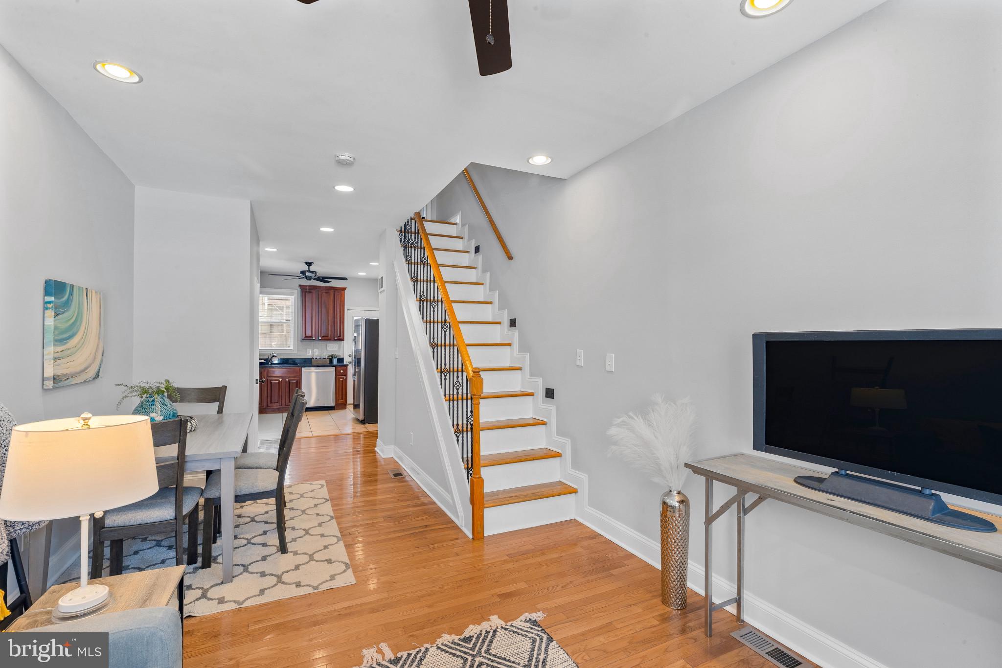 23 S DECKER AVENUE