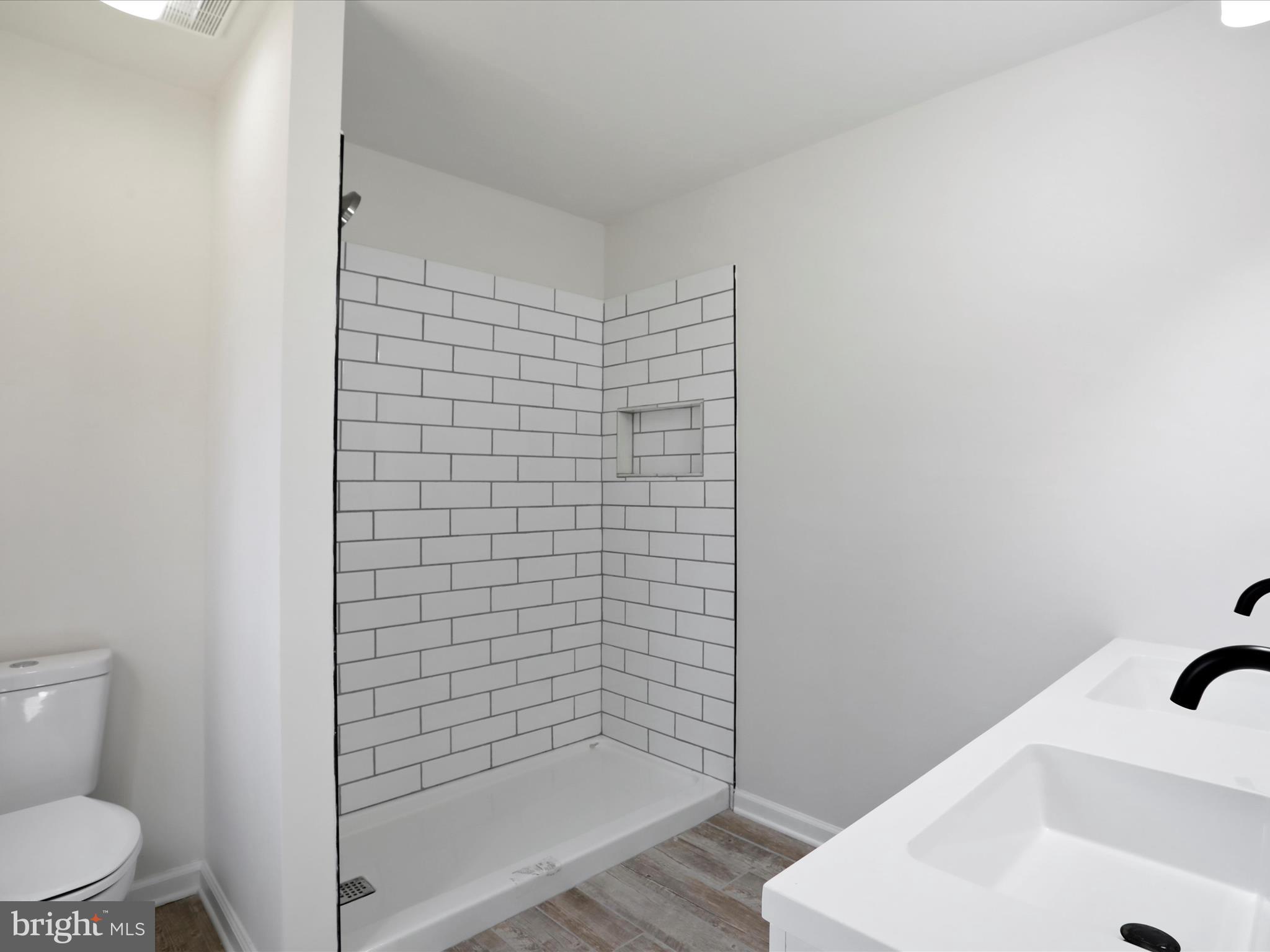 ROUND TOP ESTATES - Residential