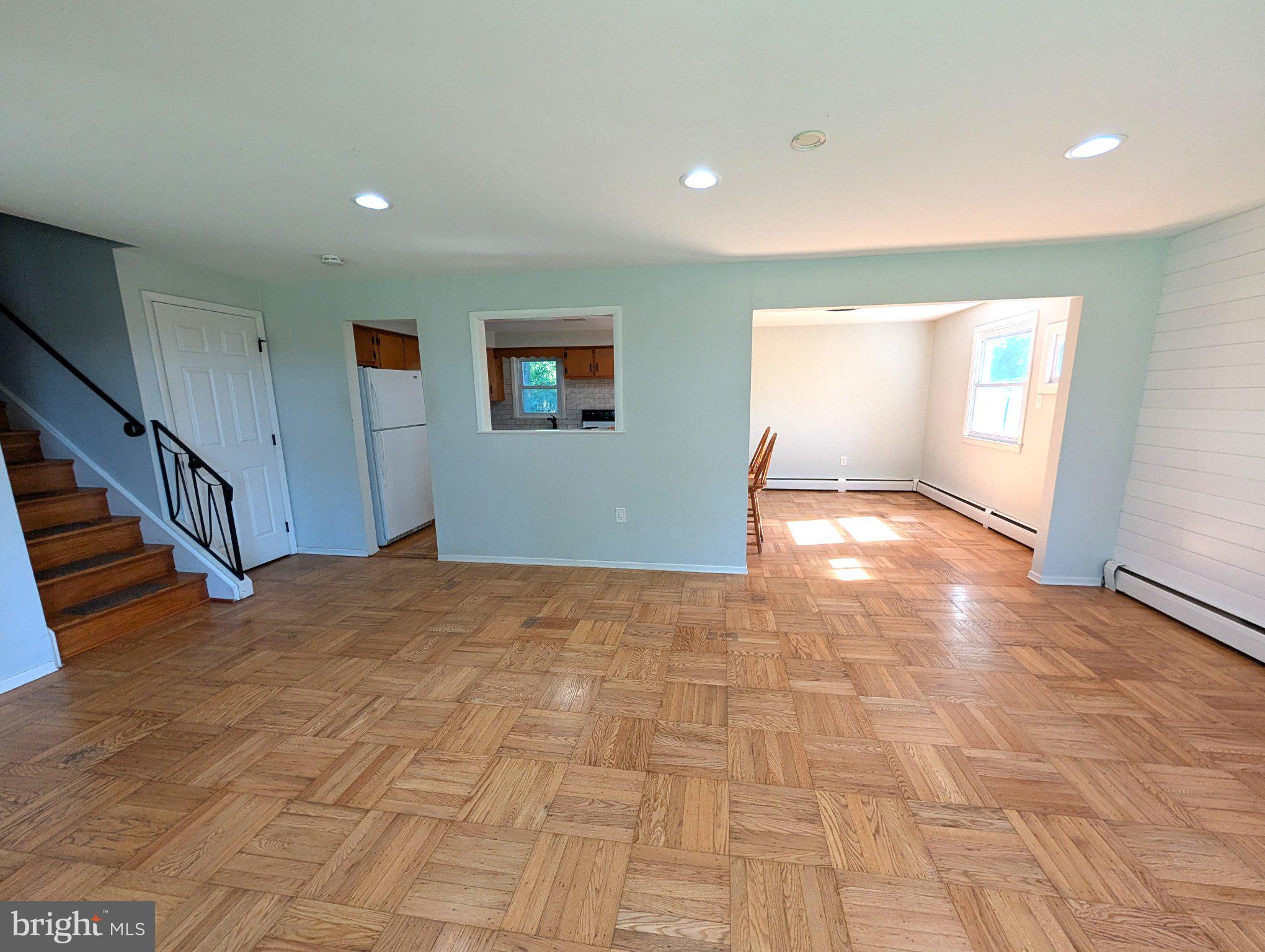 1320 GREENTREE LANE