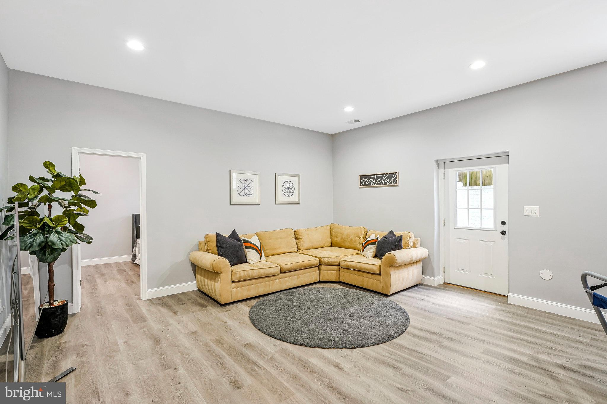 WEST VIENNA WOODS - Residential