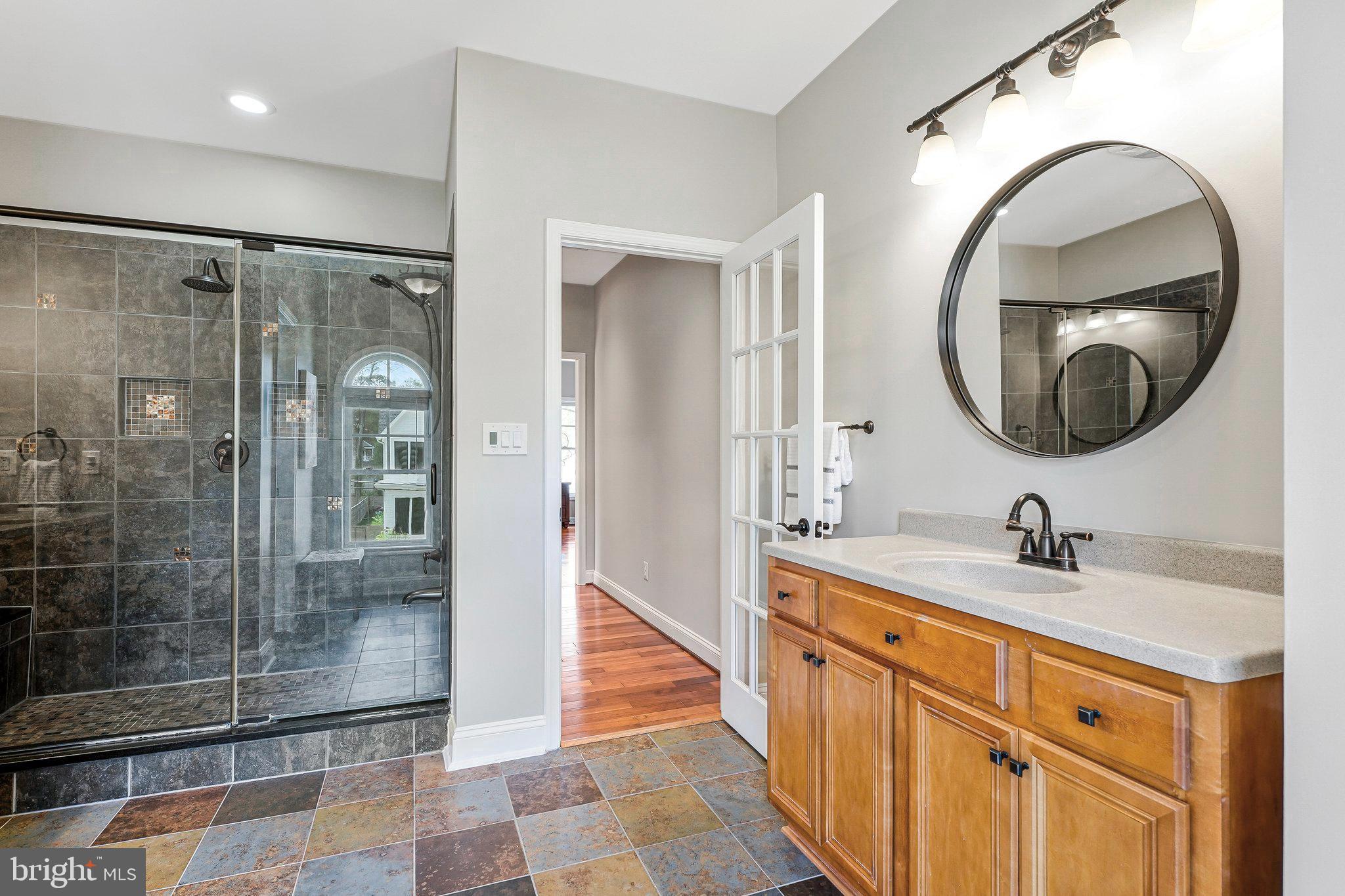 WEST VIENNA WOODS - Residential