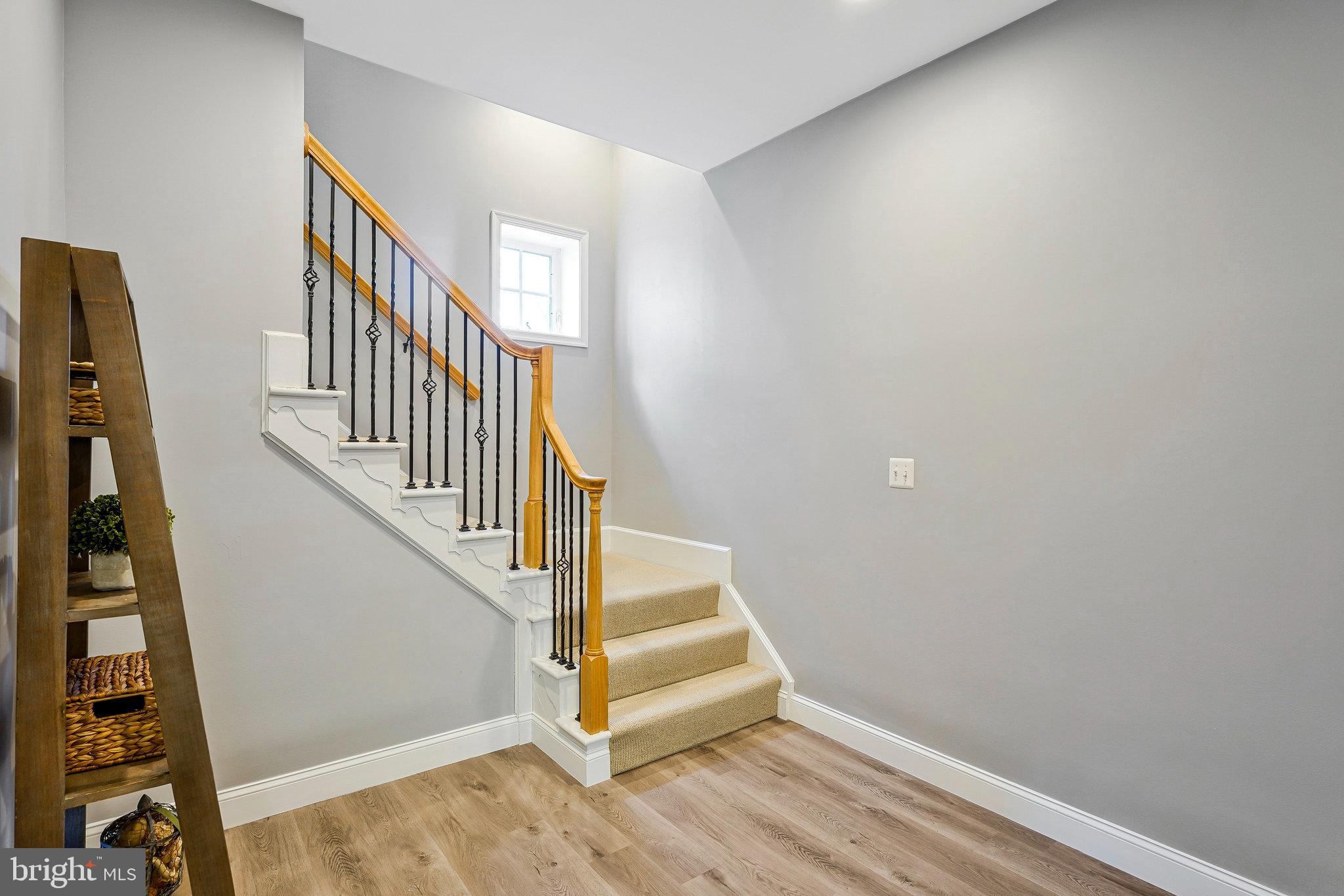 WEST VIENNA WOODS - Residential