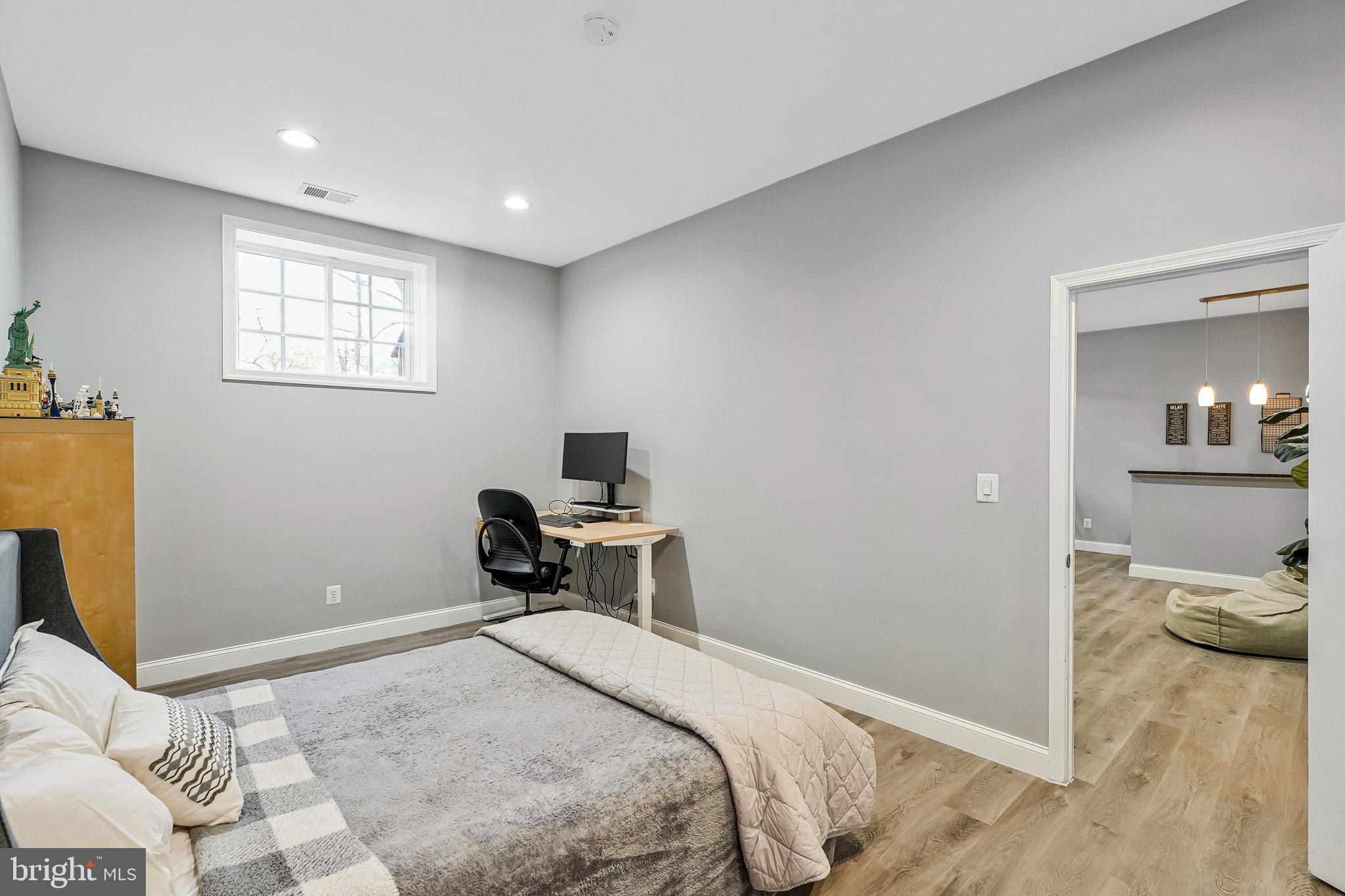 WEST VIENNA WOODS - Residential