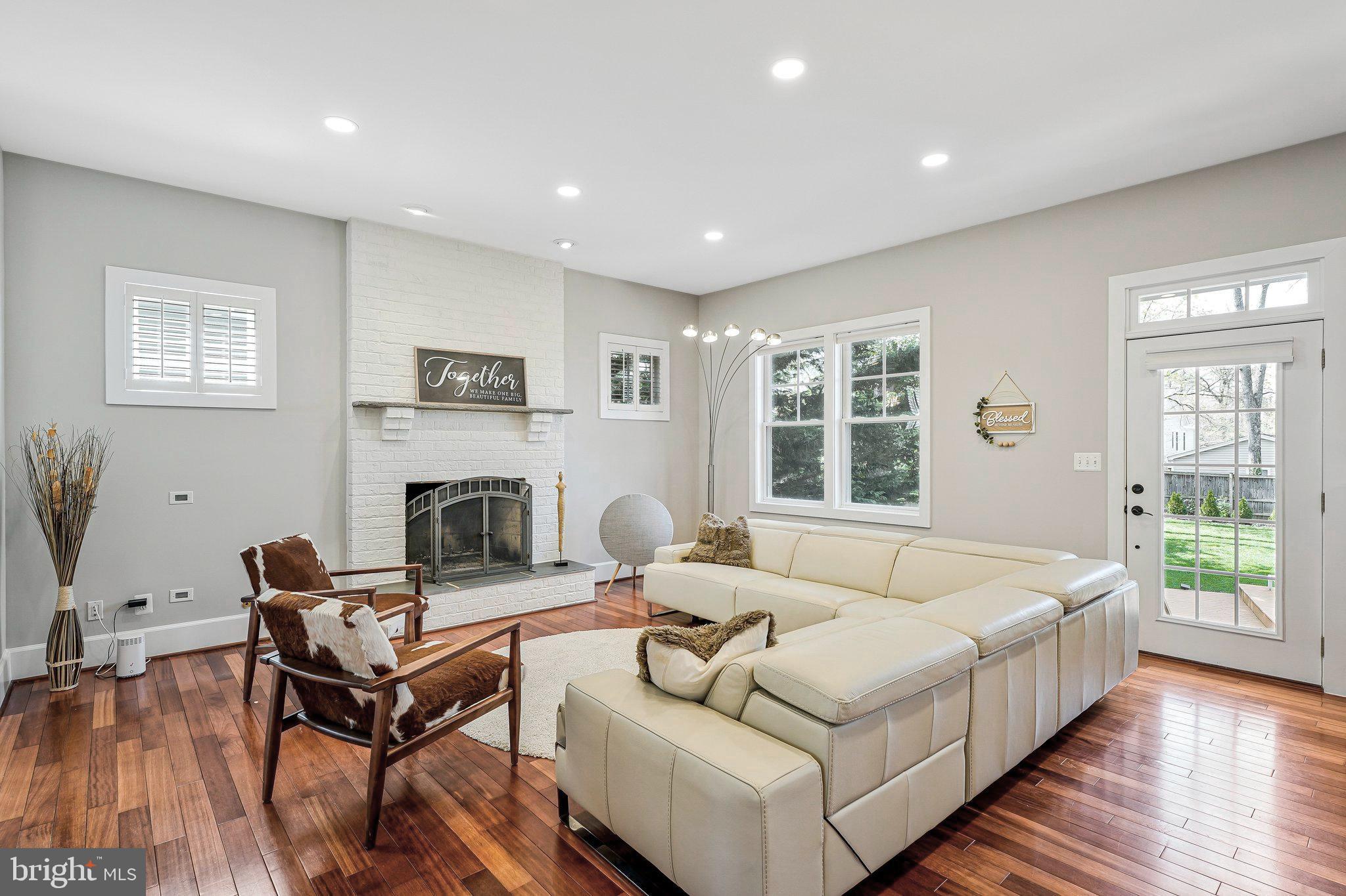 WEST VIENNA WOODS - Residential