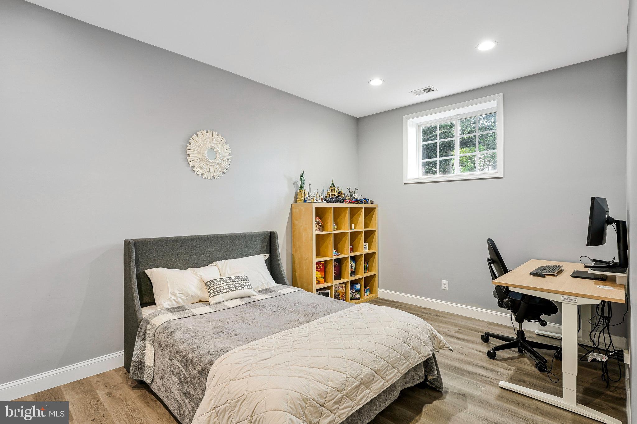 WEST VIENNA WOODS - Residential