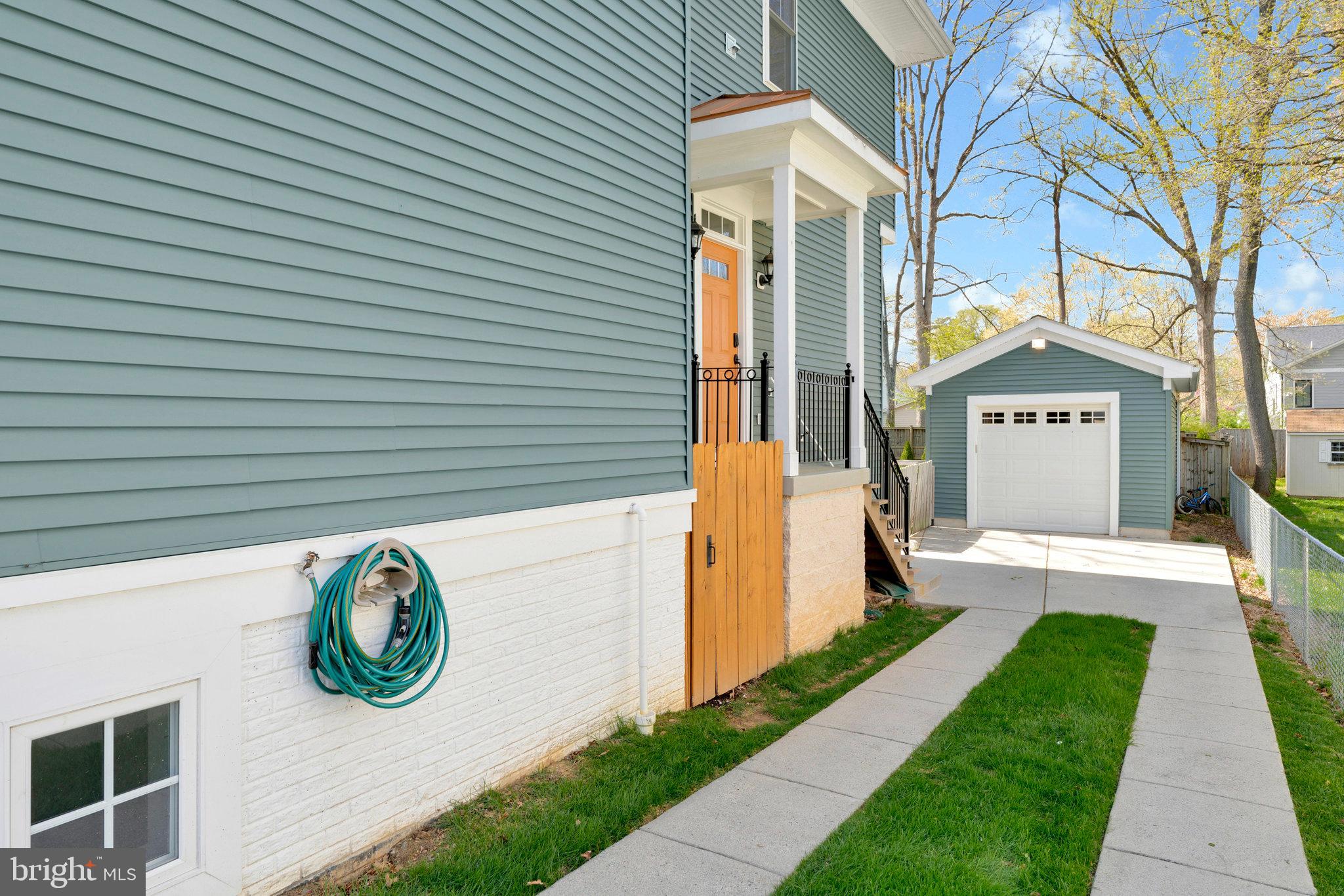 WEST VIENNA WOODS - Residential