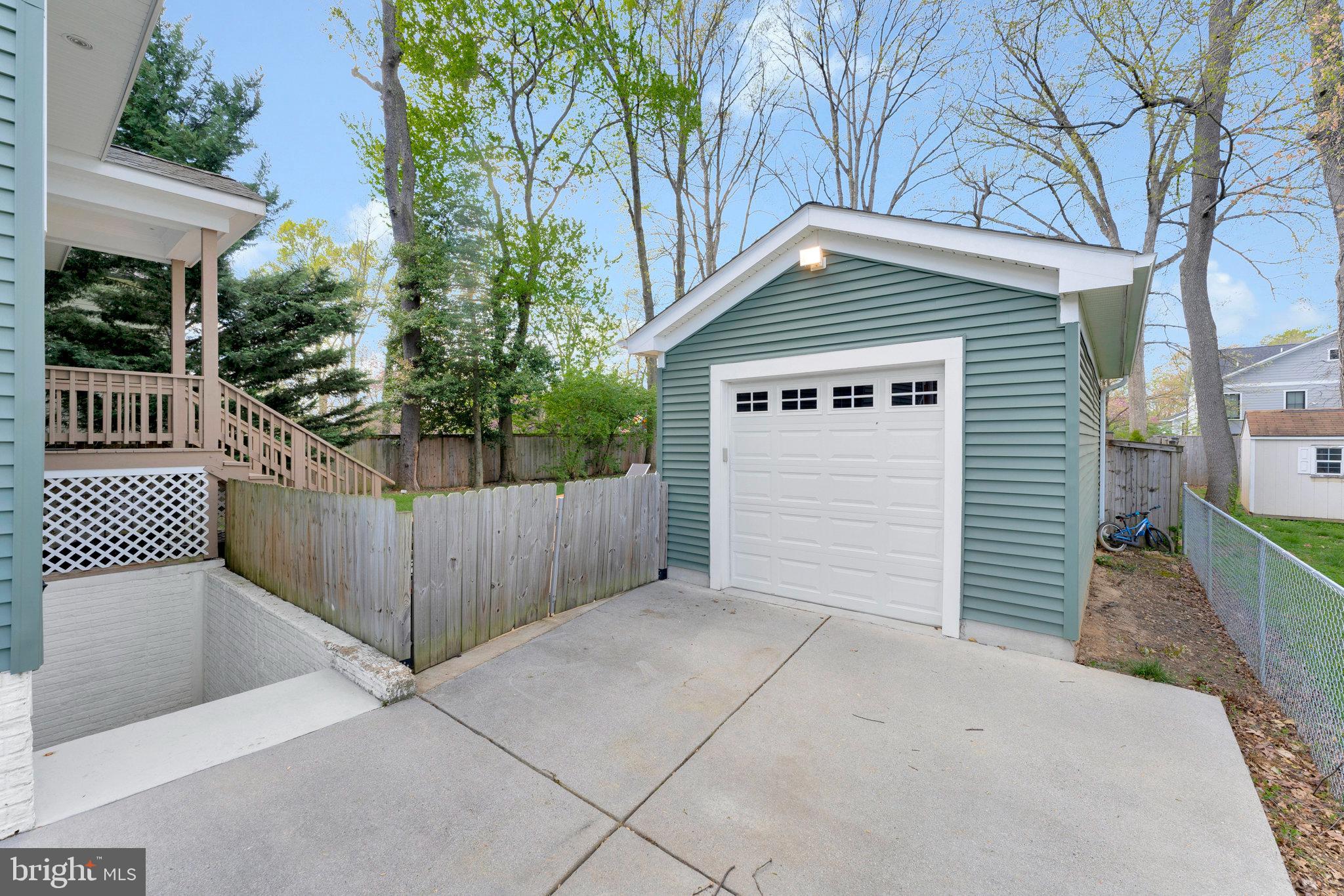 WEST VIENNA WOODS - Residential