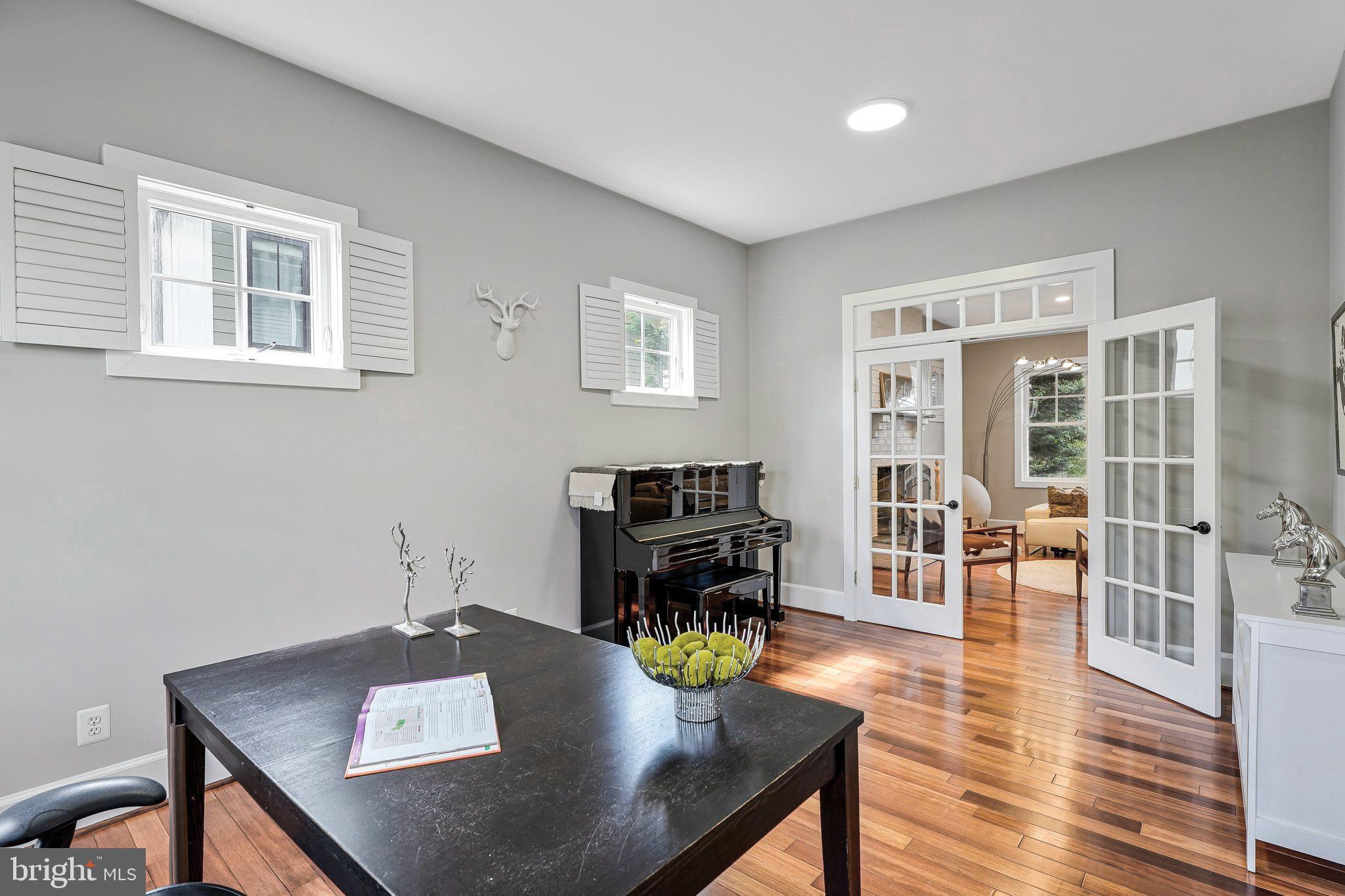 WEST VIENNA WOODS - Residential