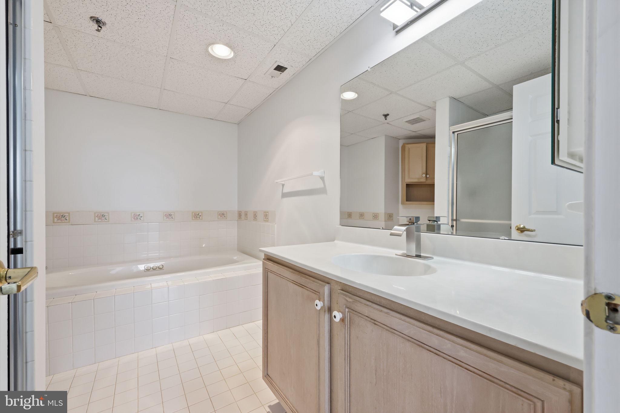 CENTENNIAL STATION - Residential