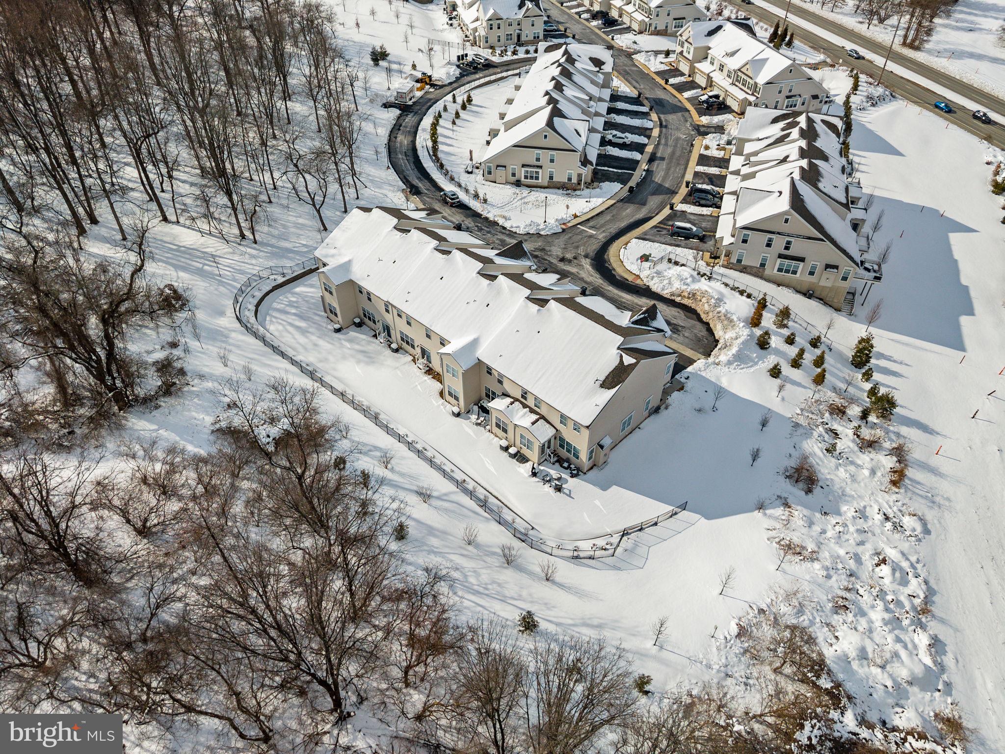 WILLISTOWN POINT - Residential