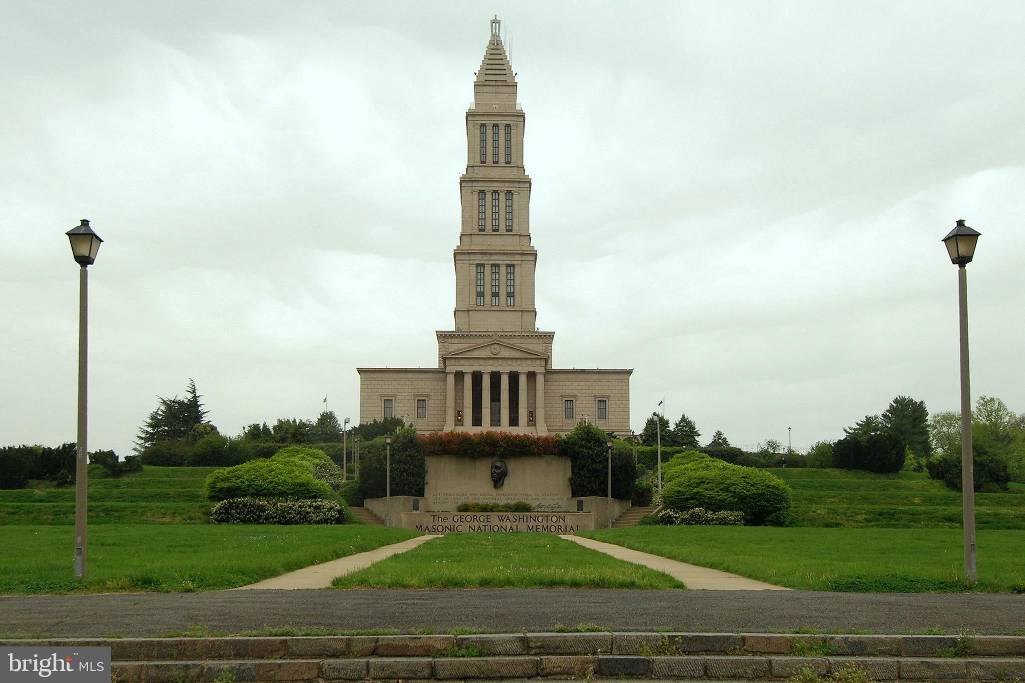CARLYLE TOWERS CONDOMINIUM - Residential