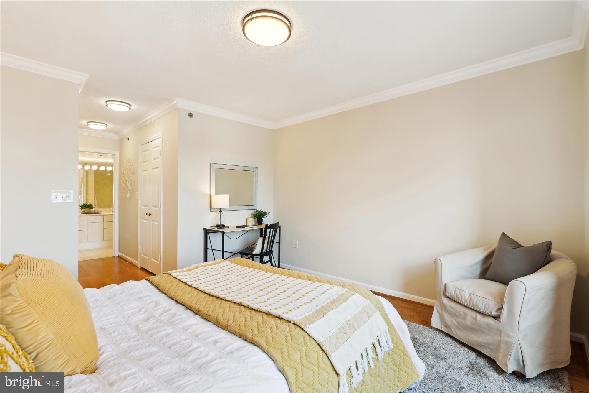 CARLYLE TOWERS CONDOMINIUM - Residential