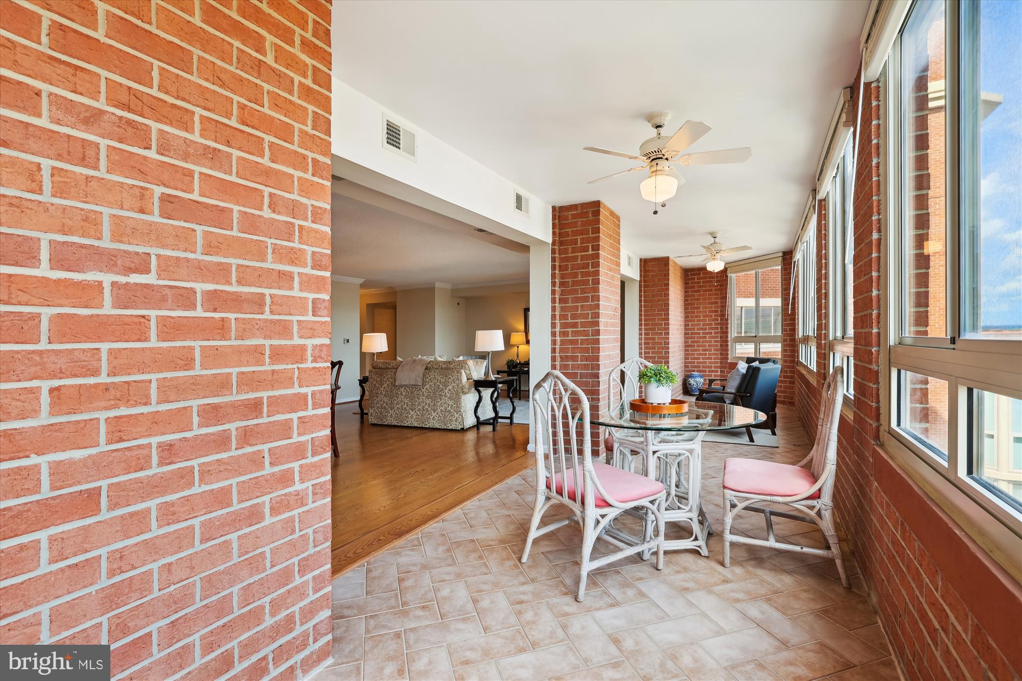 CARLYLE TOWERS CONDOMINIUM - Residential